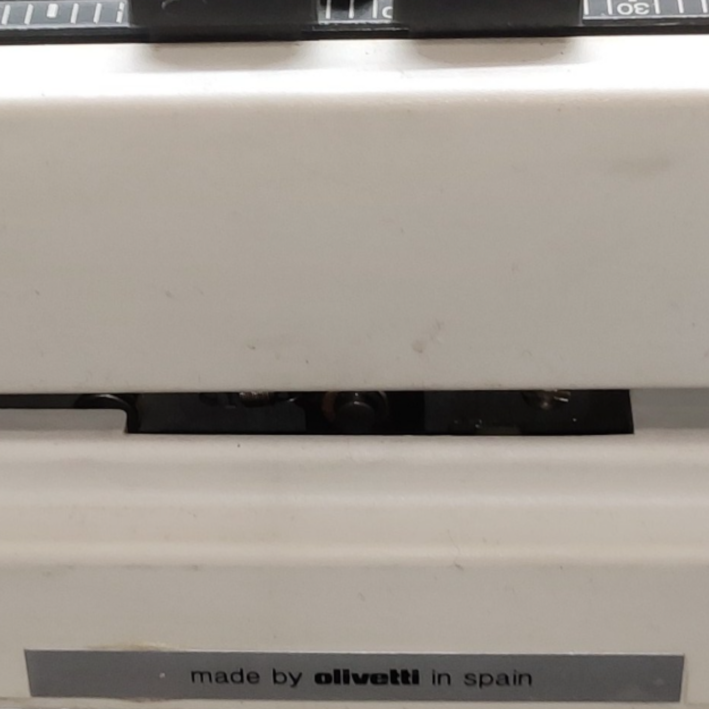 Image of Olivetti Lettera 42 Typewriter with original fibre cover. Available from universaltypewritercompany.in