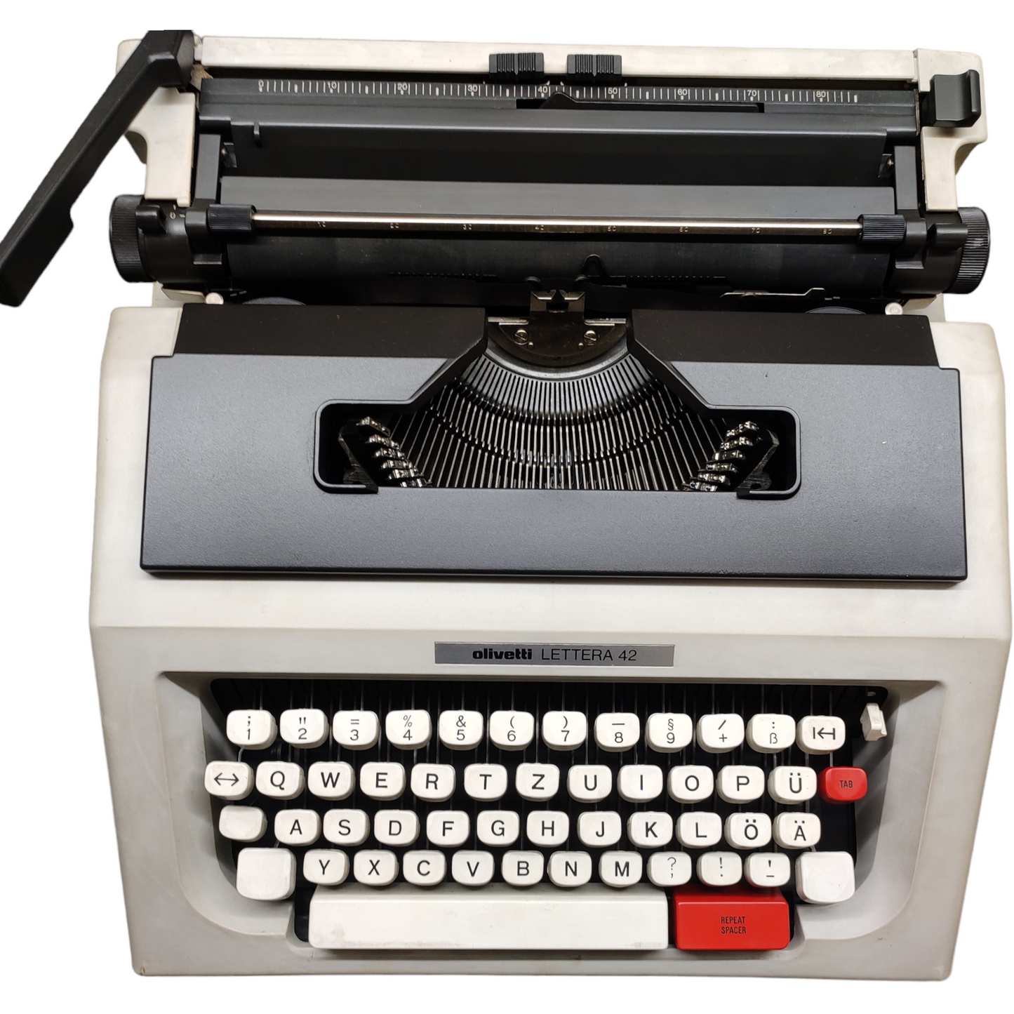 Image of Olivetti Lettera 42 Typewriter with original fibre cover. Available from universaltypewritercompany.in