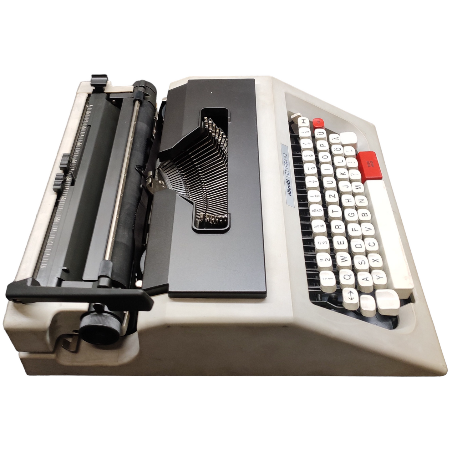 Image of Olivetti Lettera 42 Typewriter with original fibre cover. Available from universaltypewritercompany.in