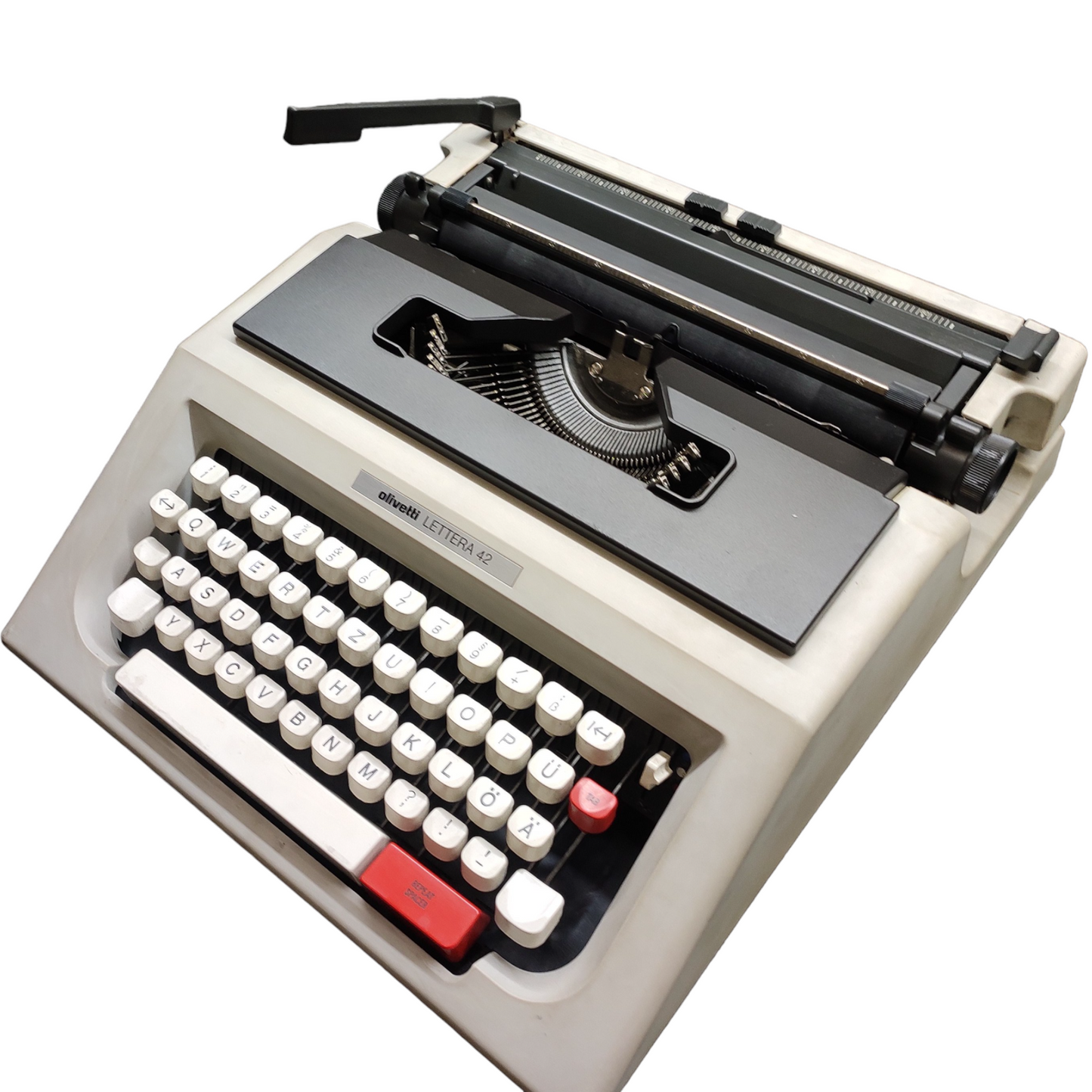Image of Olivetti Lettera 42 Typewriter with original fibre cover. Available from universaltypewritercompany.in