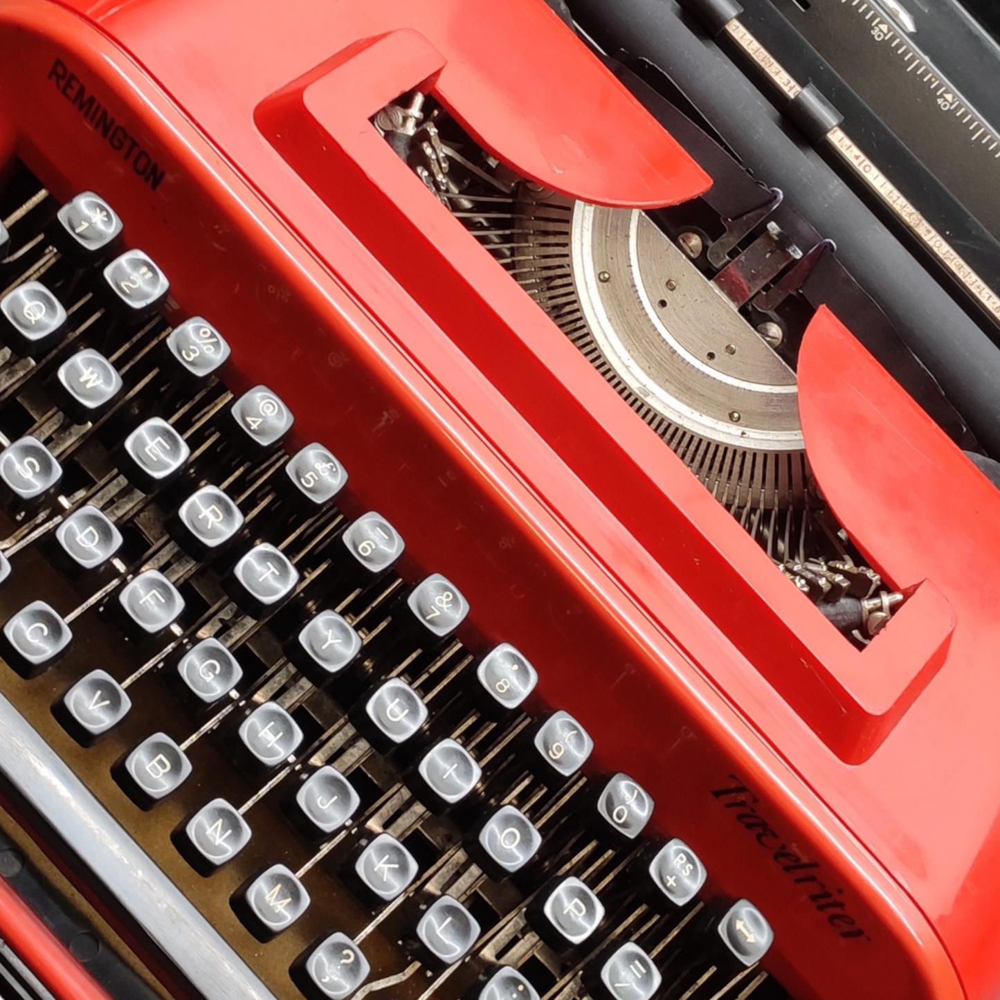 Image of Remington Travelriter Typewriter. Available from universaltypewritercompany.in