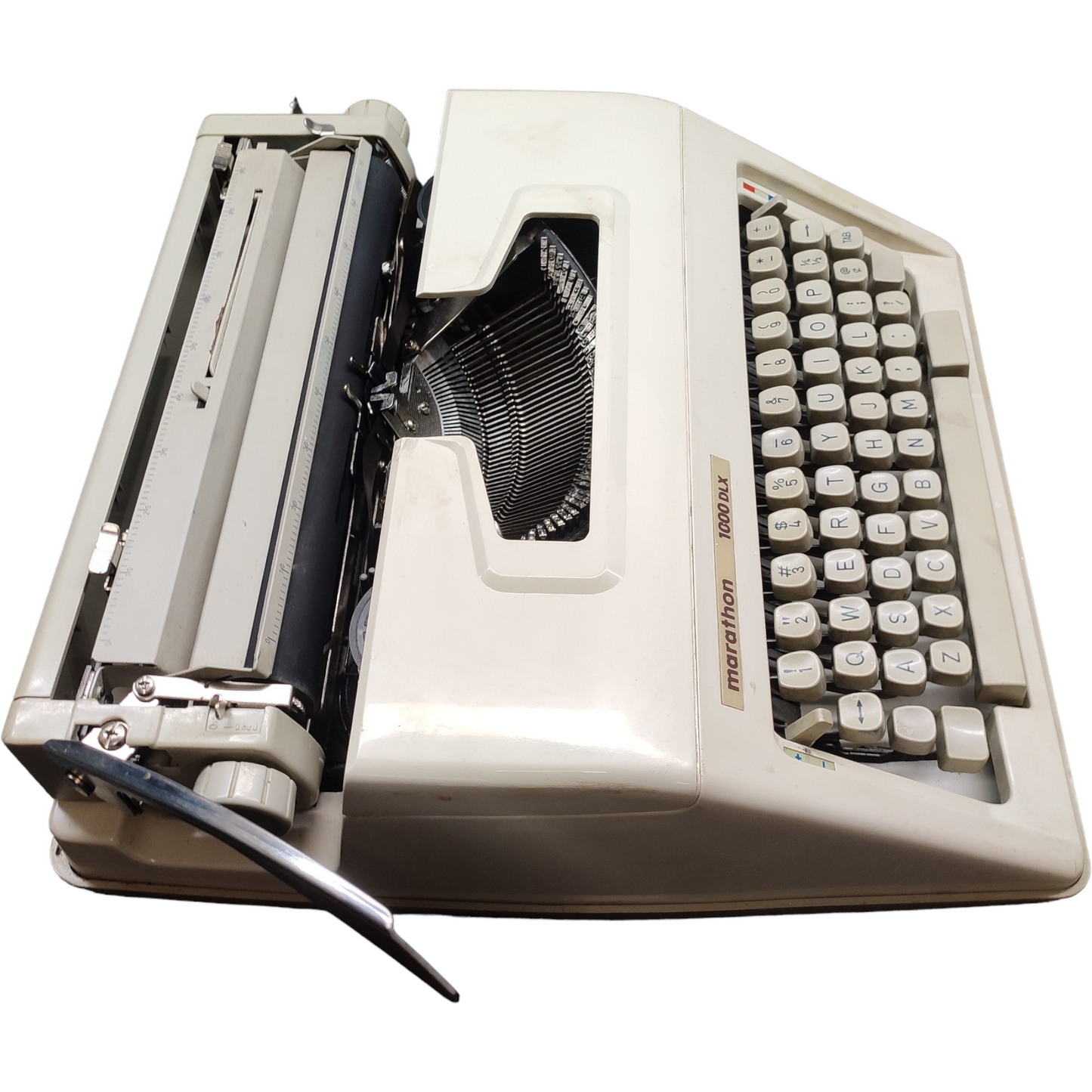 Image of Marathon 1000 DLX Typewriter. Available from universaltypewritercompany.in