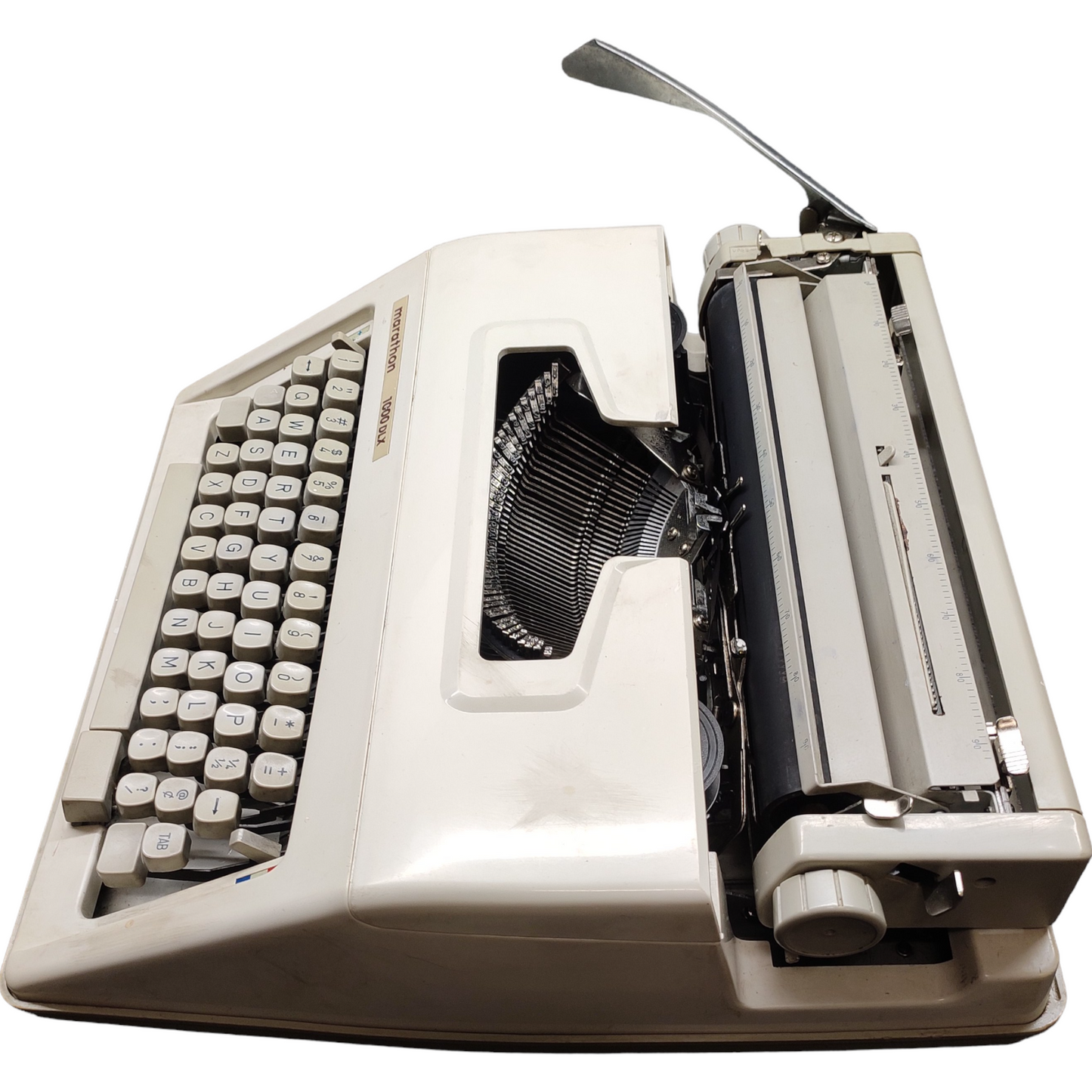Image of Marathon 1000 DLX Typewriter. Available from universaltypewritercompany.in