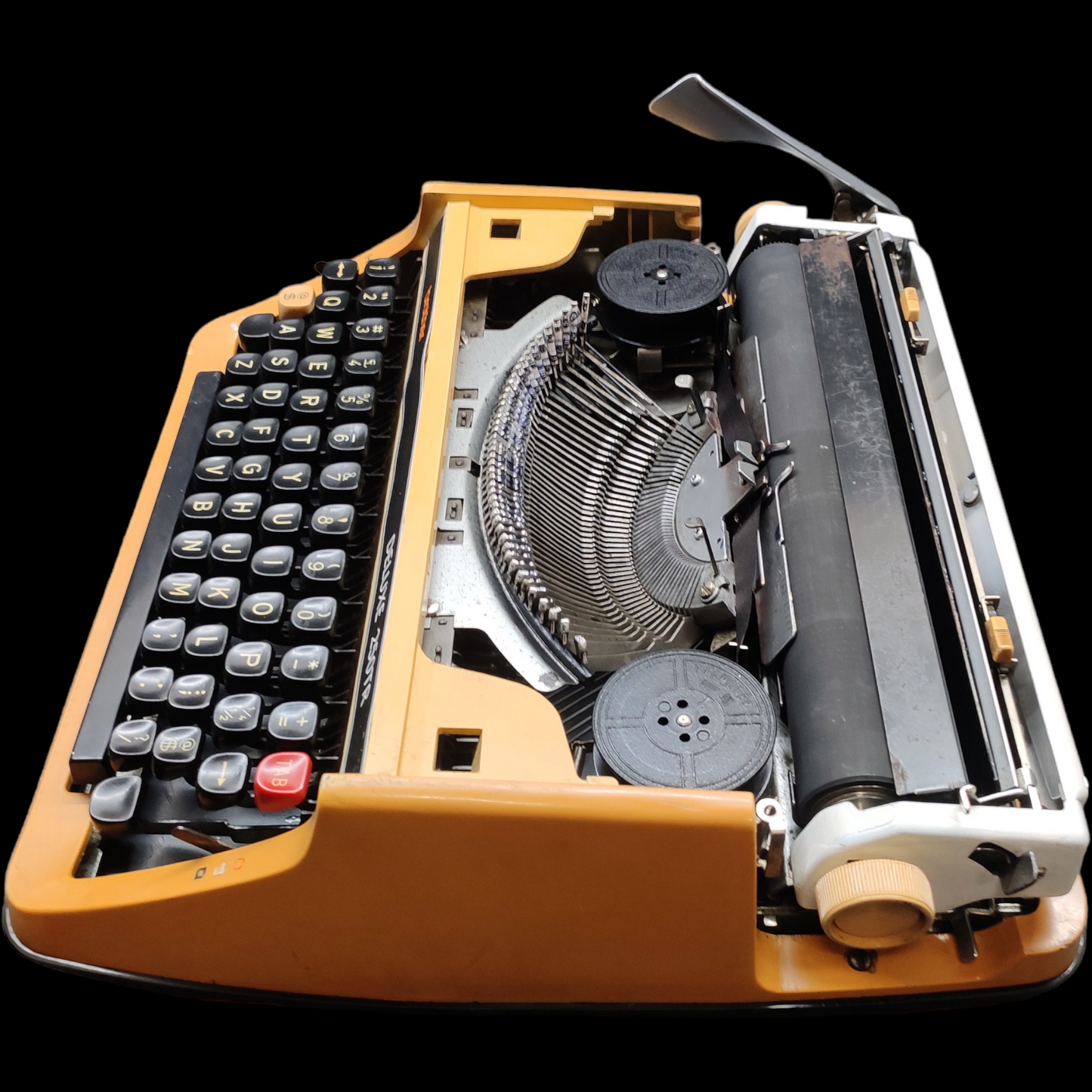 Image of Brother 250 DX Typewriter. Available from universaltypewritercompany.in
