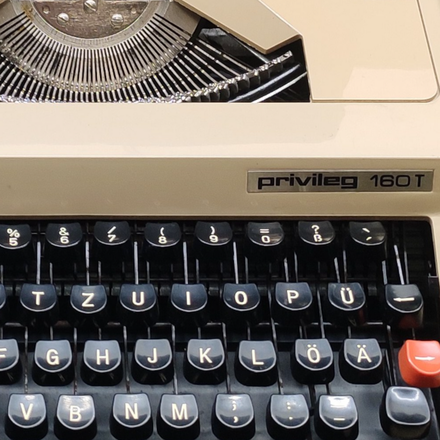 Image of Privileg 160T Typewriter. Available from universaltypewritercompany.in