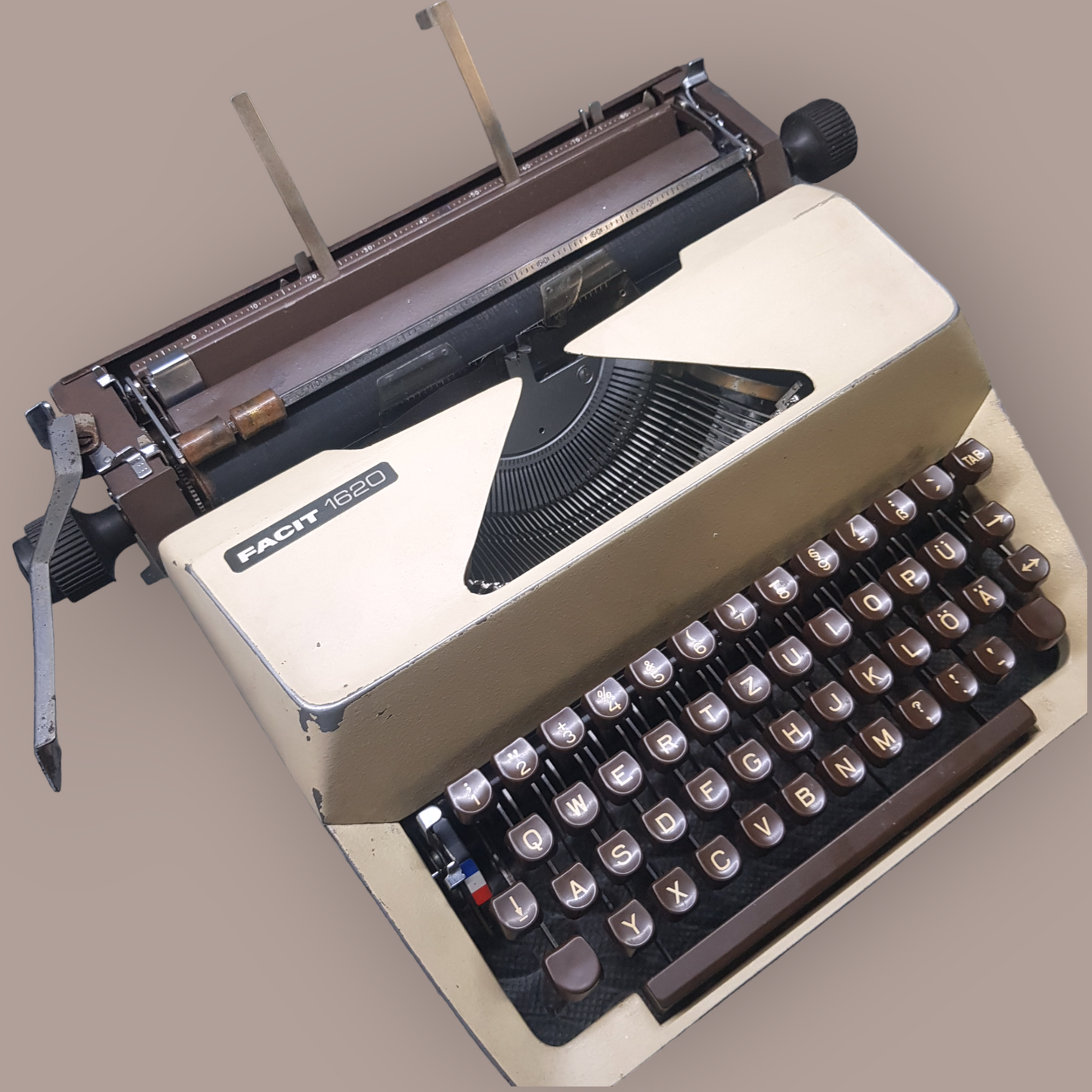 Image of Facit 1620 Typewriter. A Midsize, Rare, Portable Typewriter. Made in Switzerland. Available from universaltypewritercompany.in