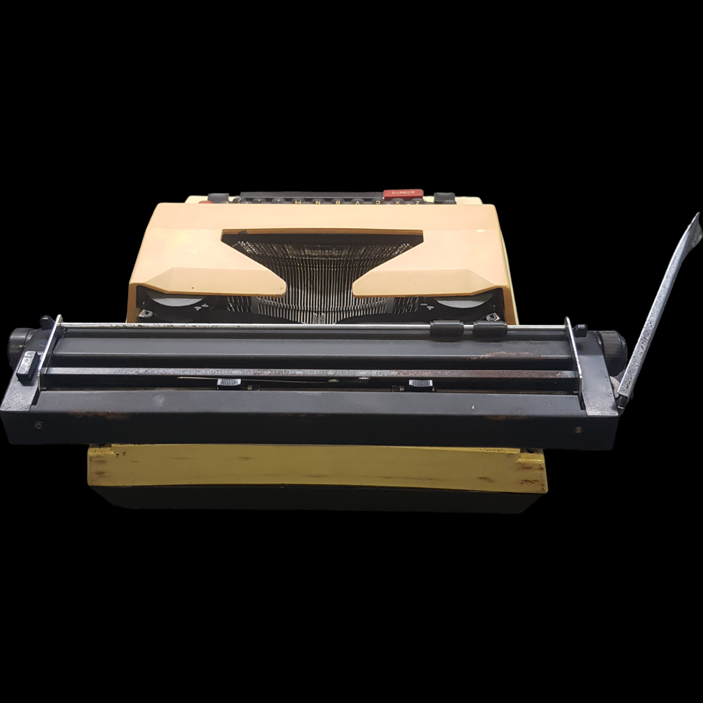 Image of Nasco 12 Typewriter. A Big Portable typewriter. Fibre Body. Available from Universal Typewriter Company.