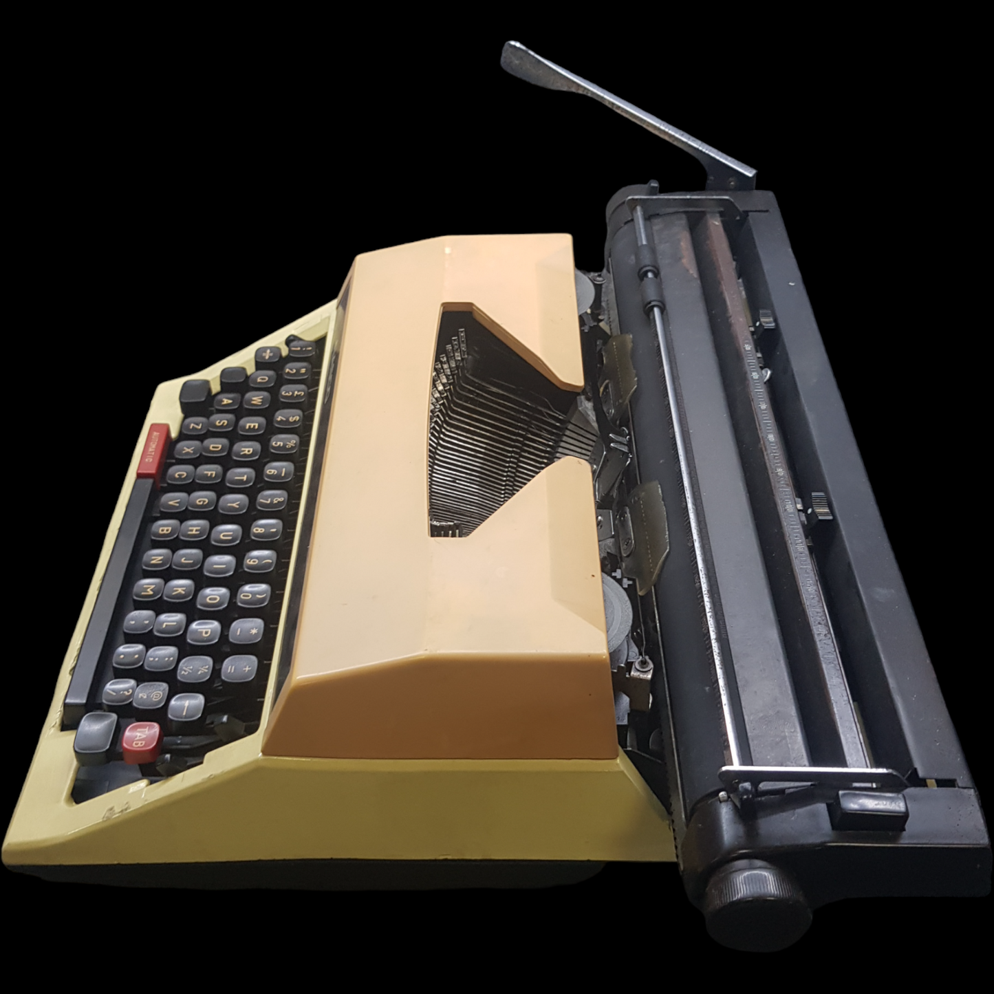 Image of Nasco 12 Typewriter. A Big Portable typewriter. Fibre Body. Available from Universal Typewriter Company.