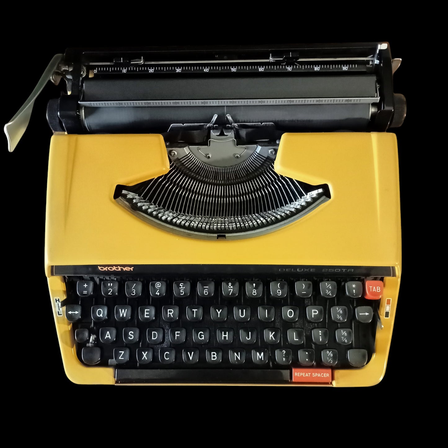 Image of Brother Deluxe 250TR Typewriter. Available from universaltypewritercompany.in