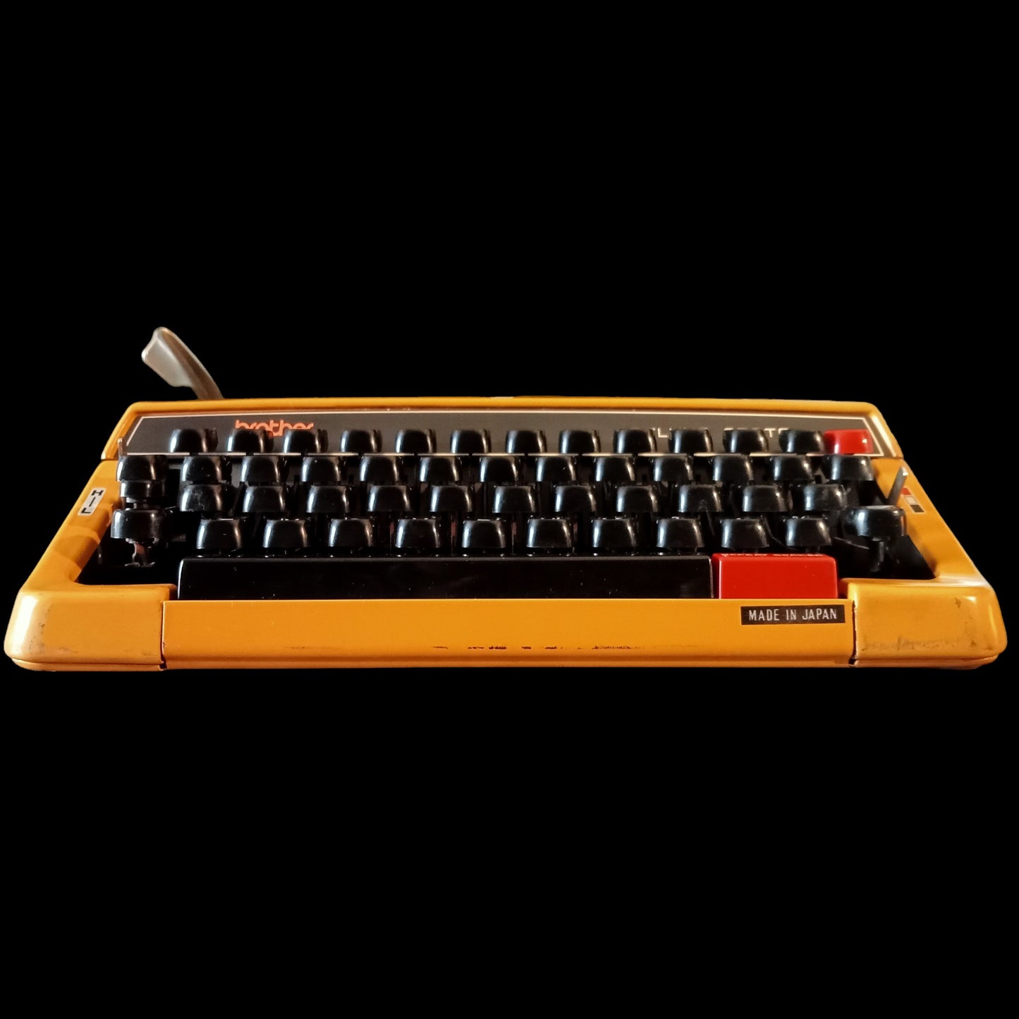 Image of Brother Deluxe 250TR Typewriter. Available from universaltypewritercompany.in
