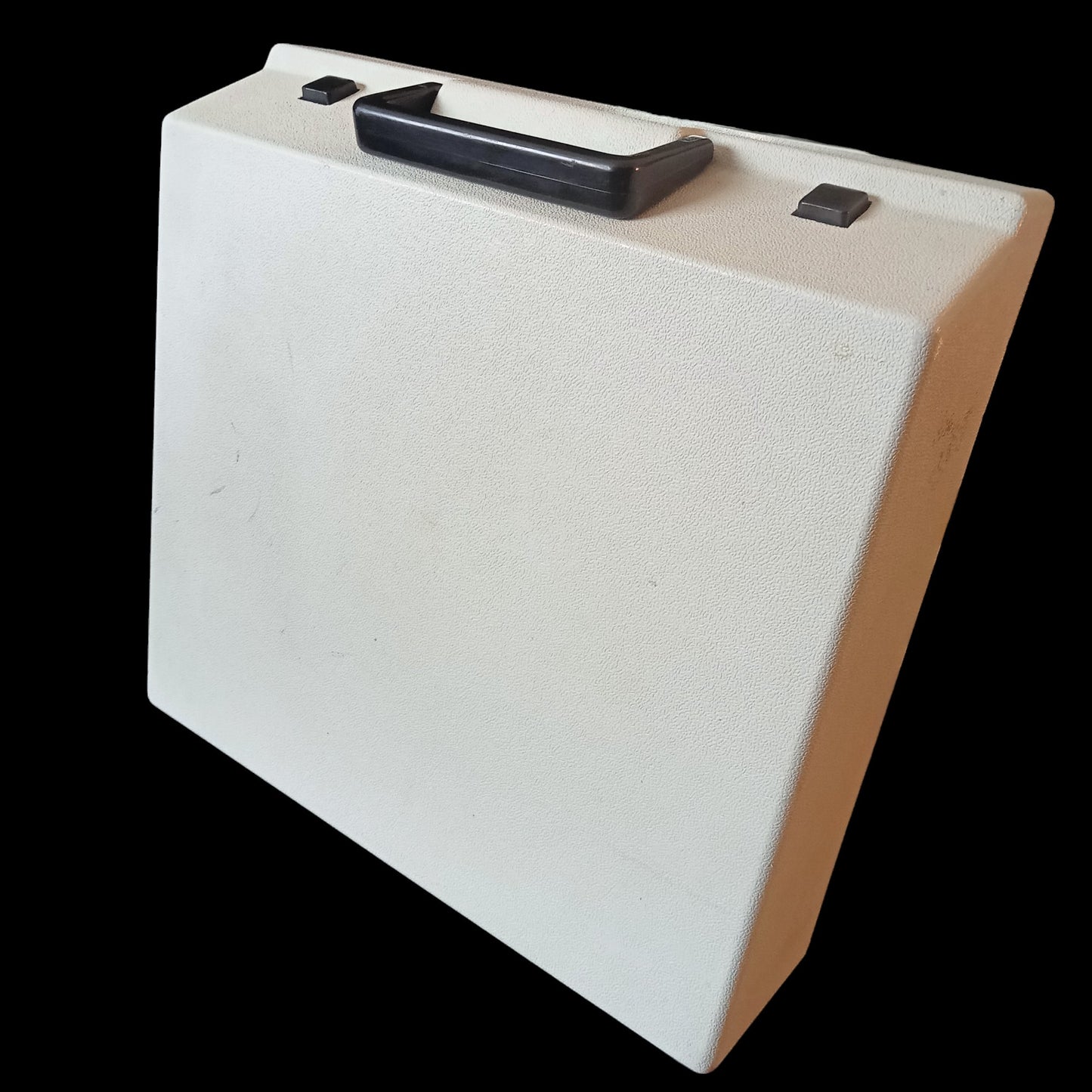 Image of Olympia Traveller De Luxe Typewriter. Available from universaltypewritercompany.in
