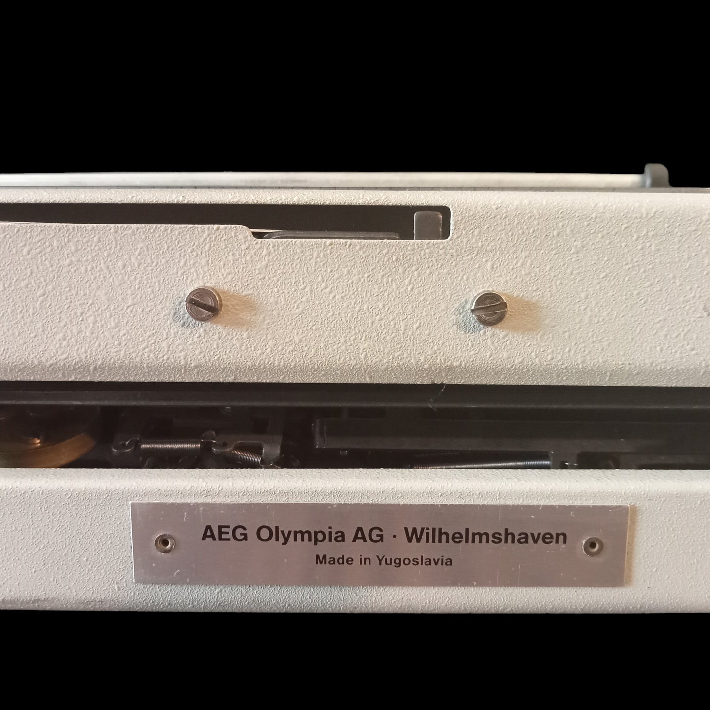 Image of Olympia Traveller De Luxe Typewriter. Available from universaltypewritercompany.in