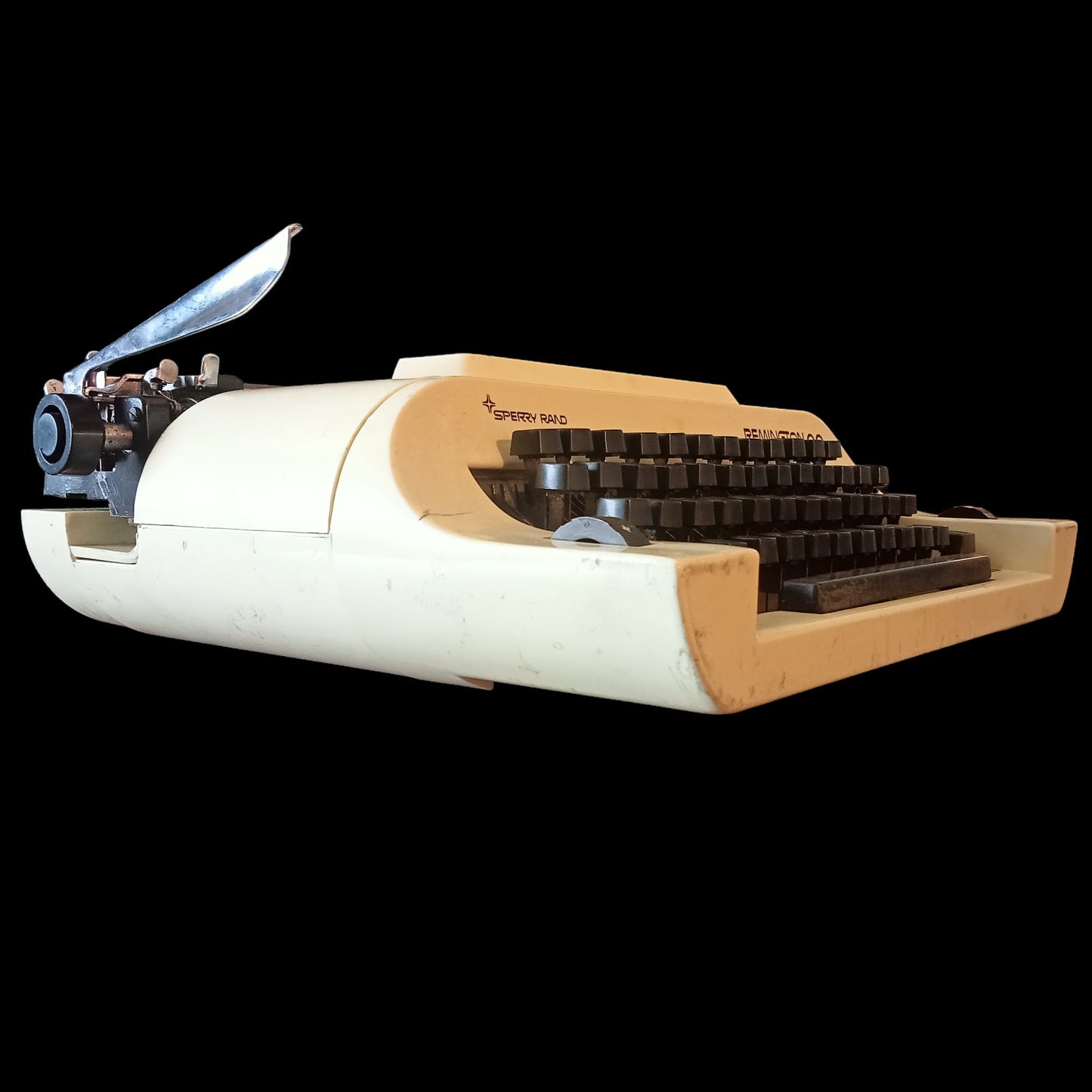 Image of Remington 20 Typewriter. Available from universaltypewritercompany.in