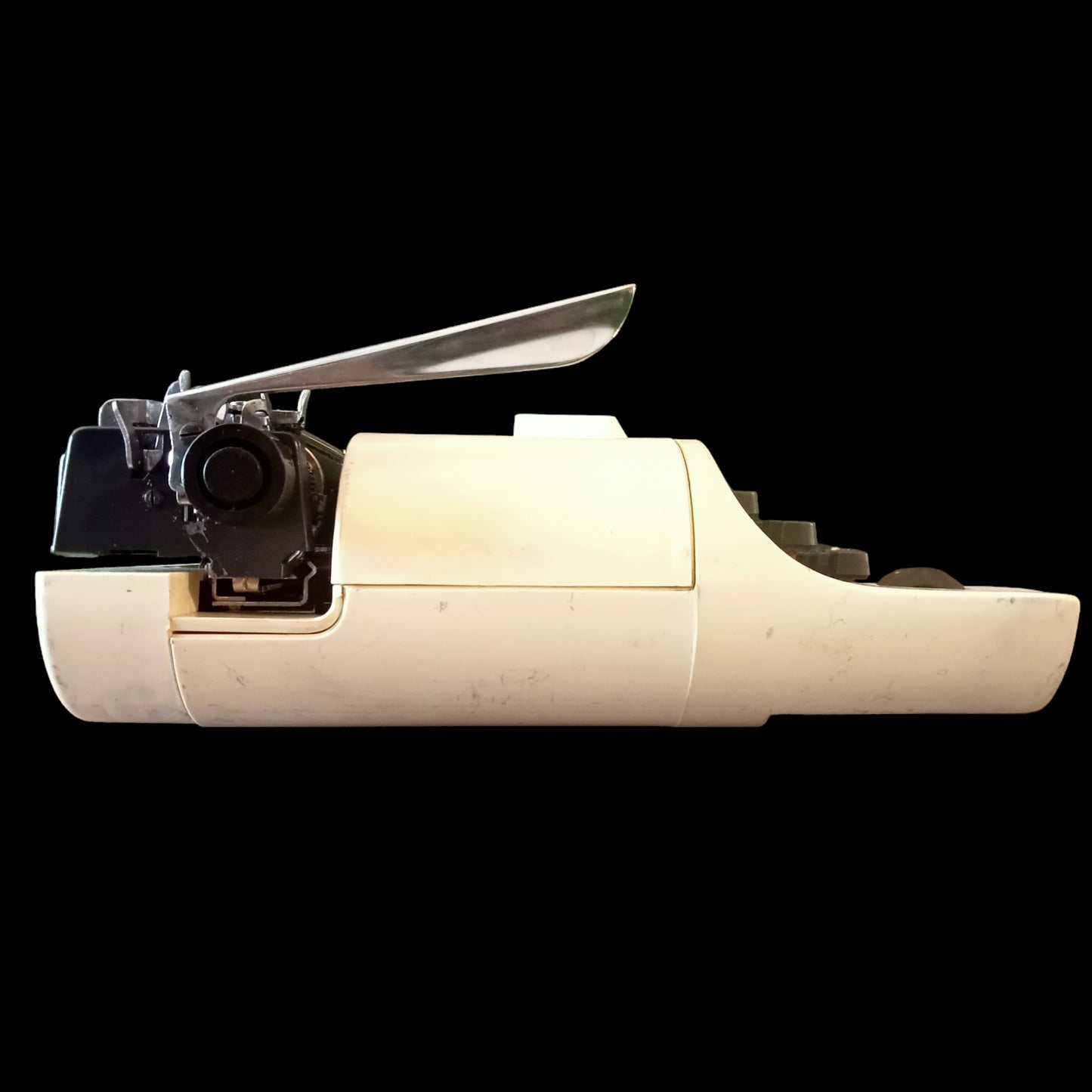 Image of Remington 20 Typewriter. Available from universaltypewritercompany.in