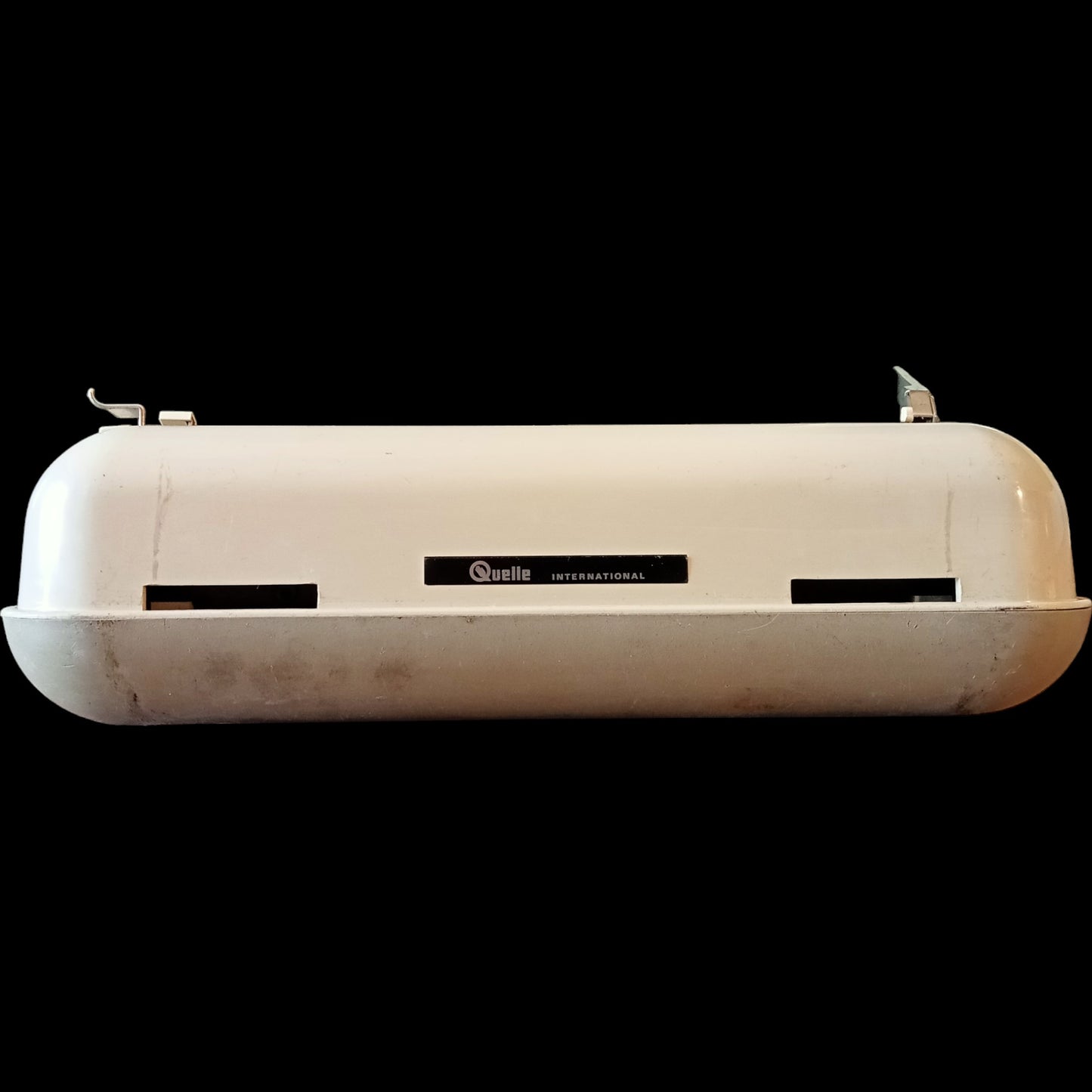 Image of Privileg 350 Typewriter. Available from universaltypewritercompany.in