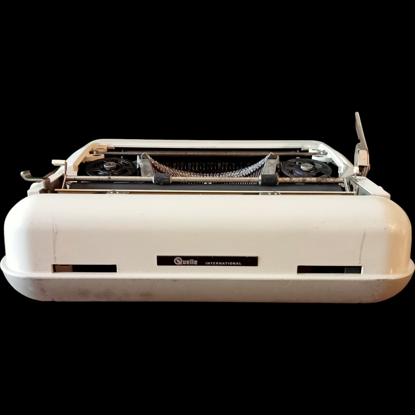 Image of Privileg 350 Typewriter. Available from universaltypewritercompany.in