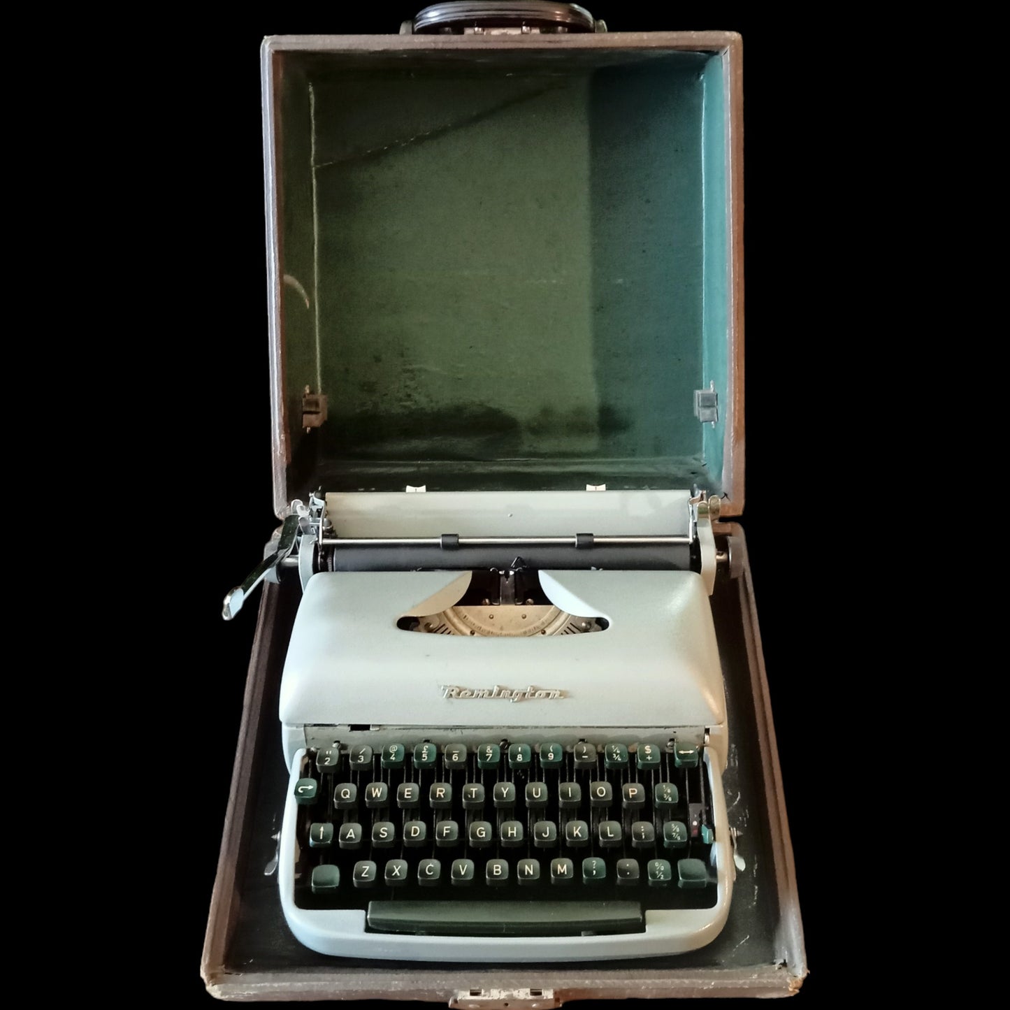Image of Remington TR Old Model Typewriter. Available from universaltypewritercompany.in