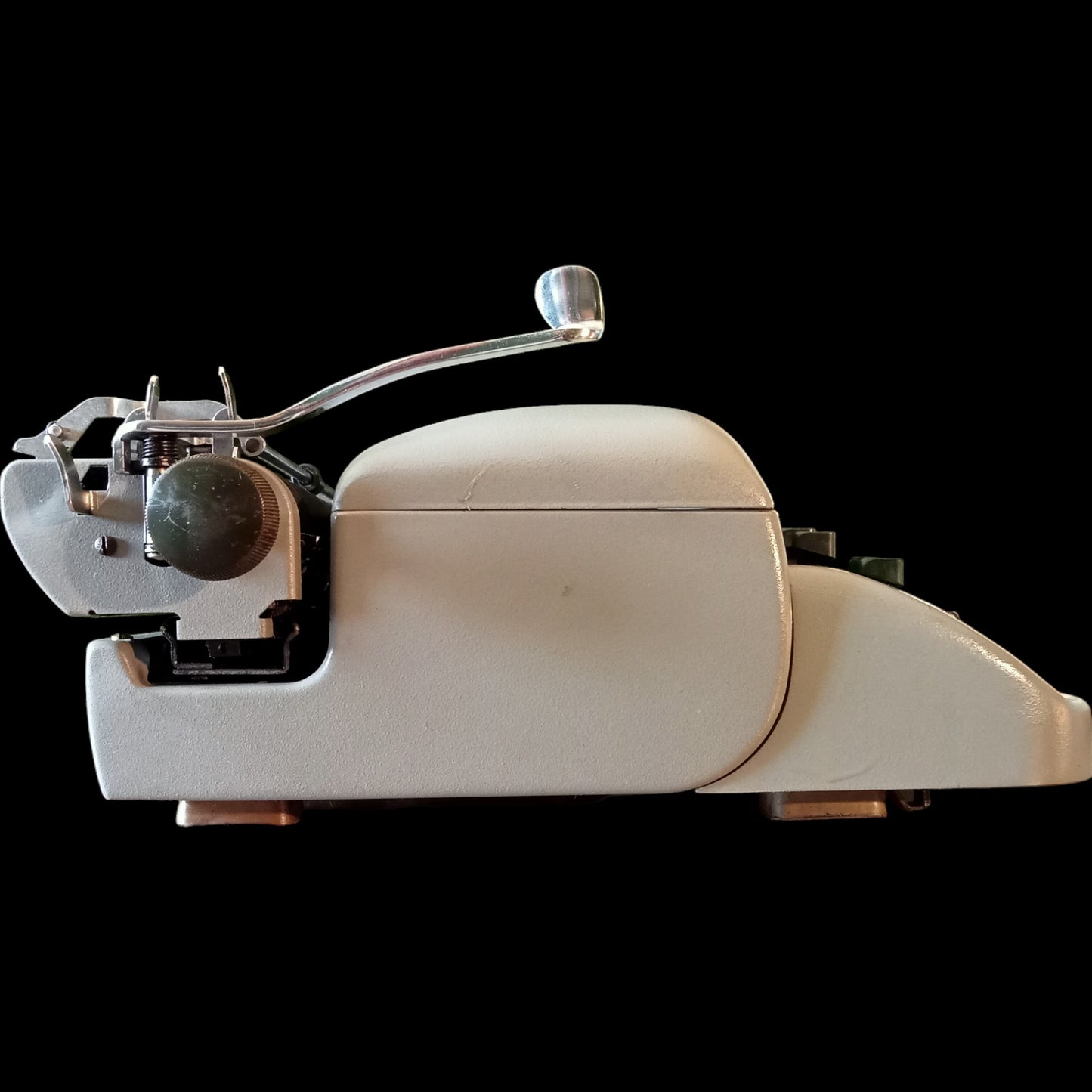 Image of Remington TR Old Model Typewriter. Available from universaltypewritercompany.in