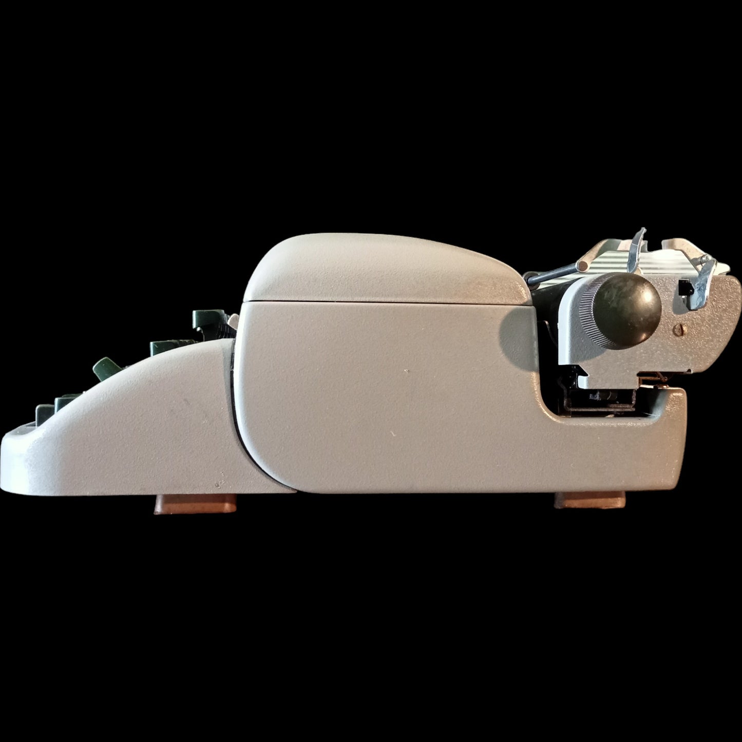 Image of Remington TR Old Model Typewriter. Available from universaltypewritercompany.in