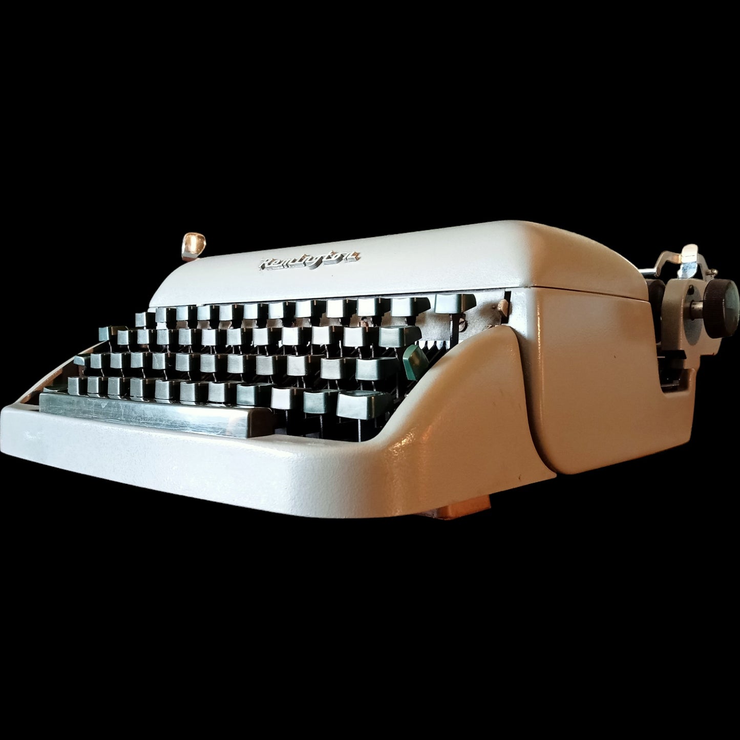 Image of Remington TR Old Model Typewriter. Available from universaltypewritercompany.in