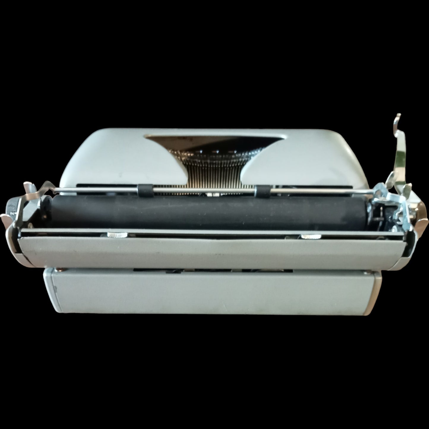 Image of Remington TR Old Model Typewriter. Available from universaltypewritercompany.in