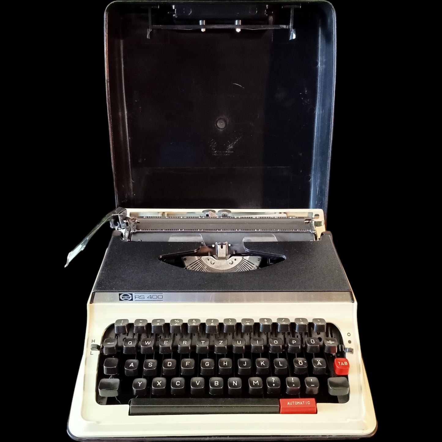 Image of Elite RS 400 QWERTZ keyboard Typewriter. Available from universaltypewritercompany.in