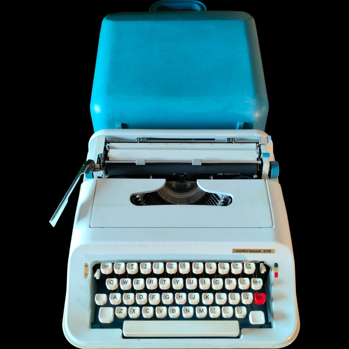 Image of Underwood 378 Typewriter. Available from universaltypewritercompany.in