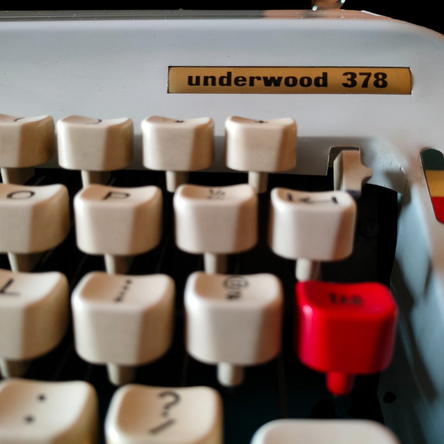 Image of Underwood 378 Typewriter. Available from universaltypewritercompany.in