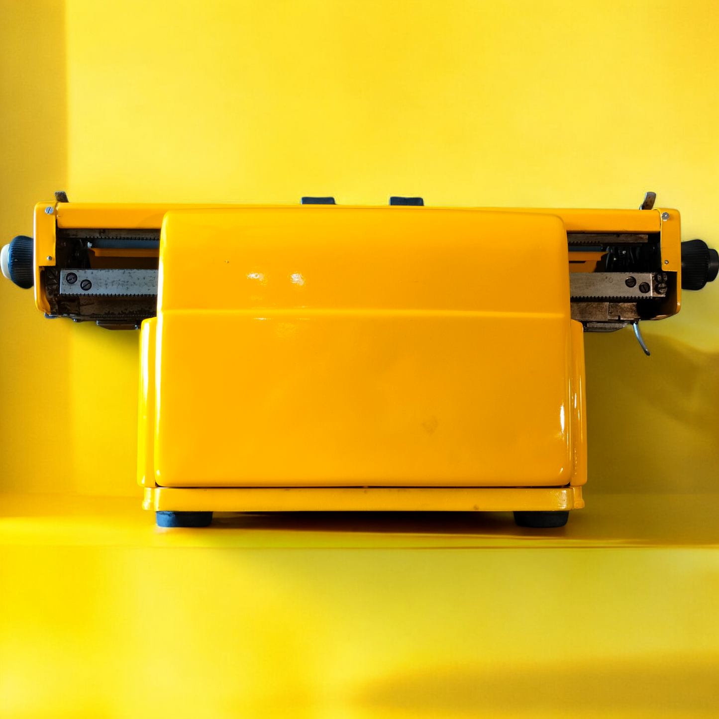 Image of Remington Super-Riter Desktop Typewriter. Available from universaltypewritercompany.in