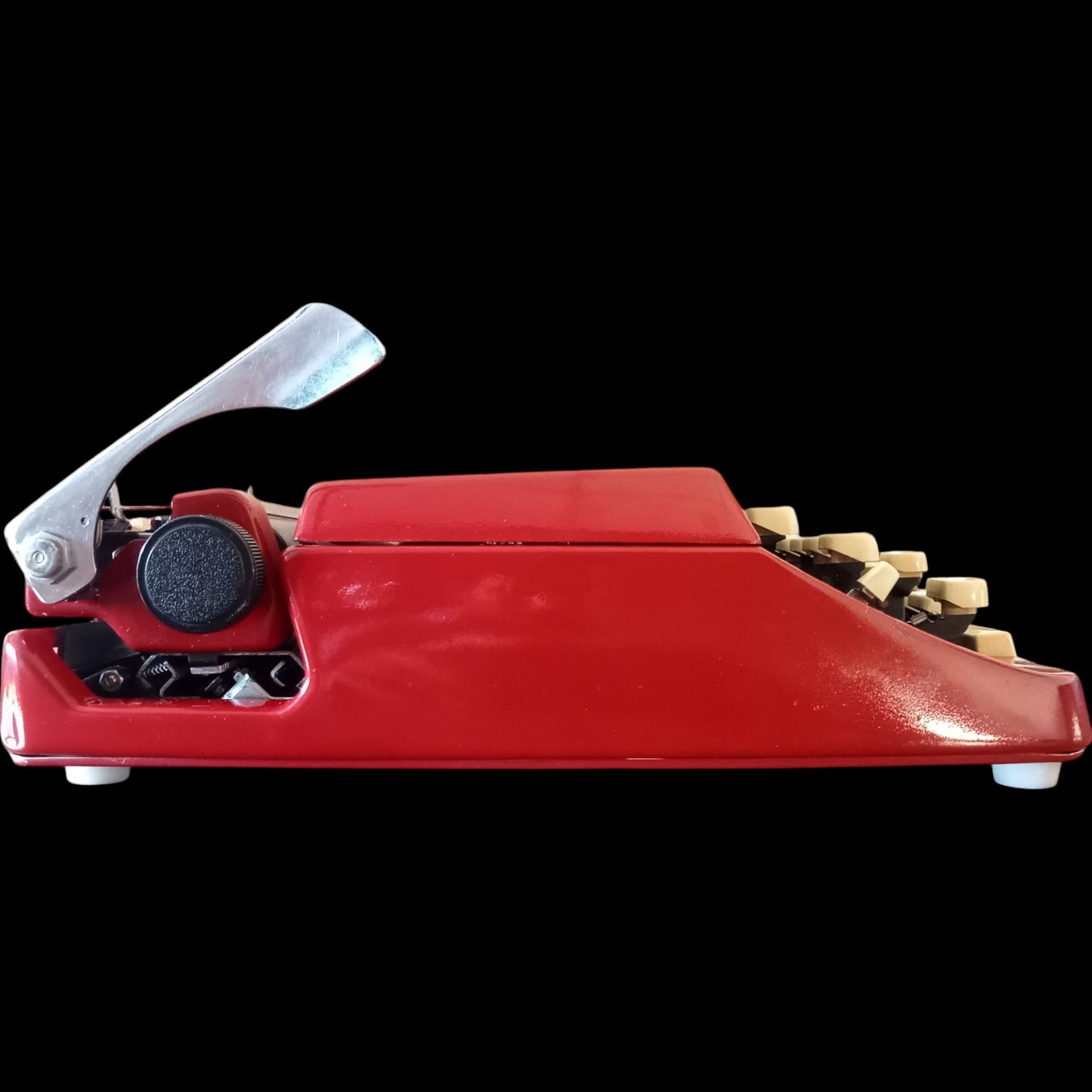 Image of Brother Deluxe 220 Typewriter. Available from universaltypewritercompany.in