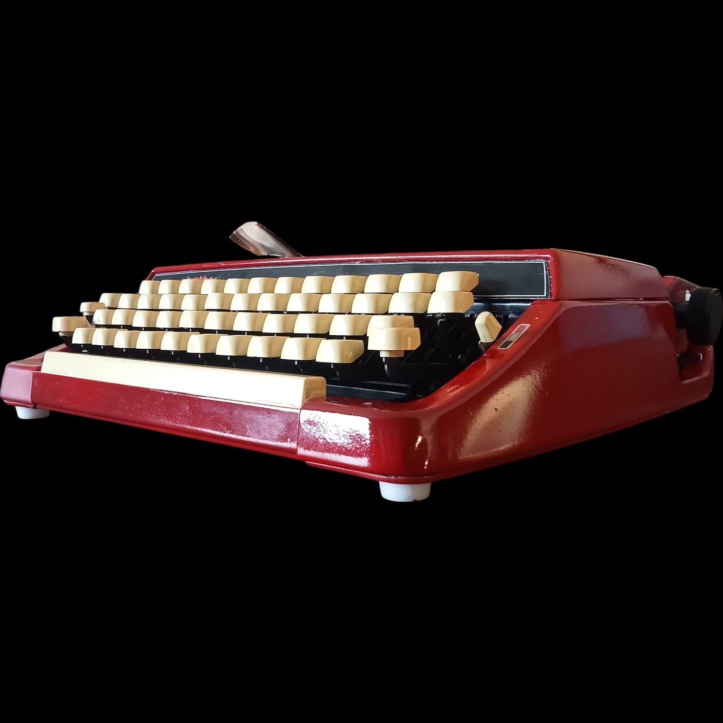 Image of Brother Deluxe 220 Typewriter. Available from universaltypewritercompany.in