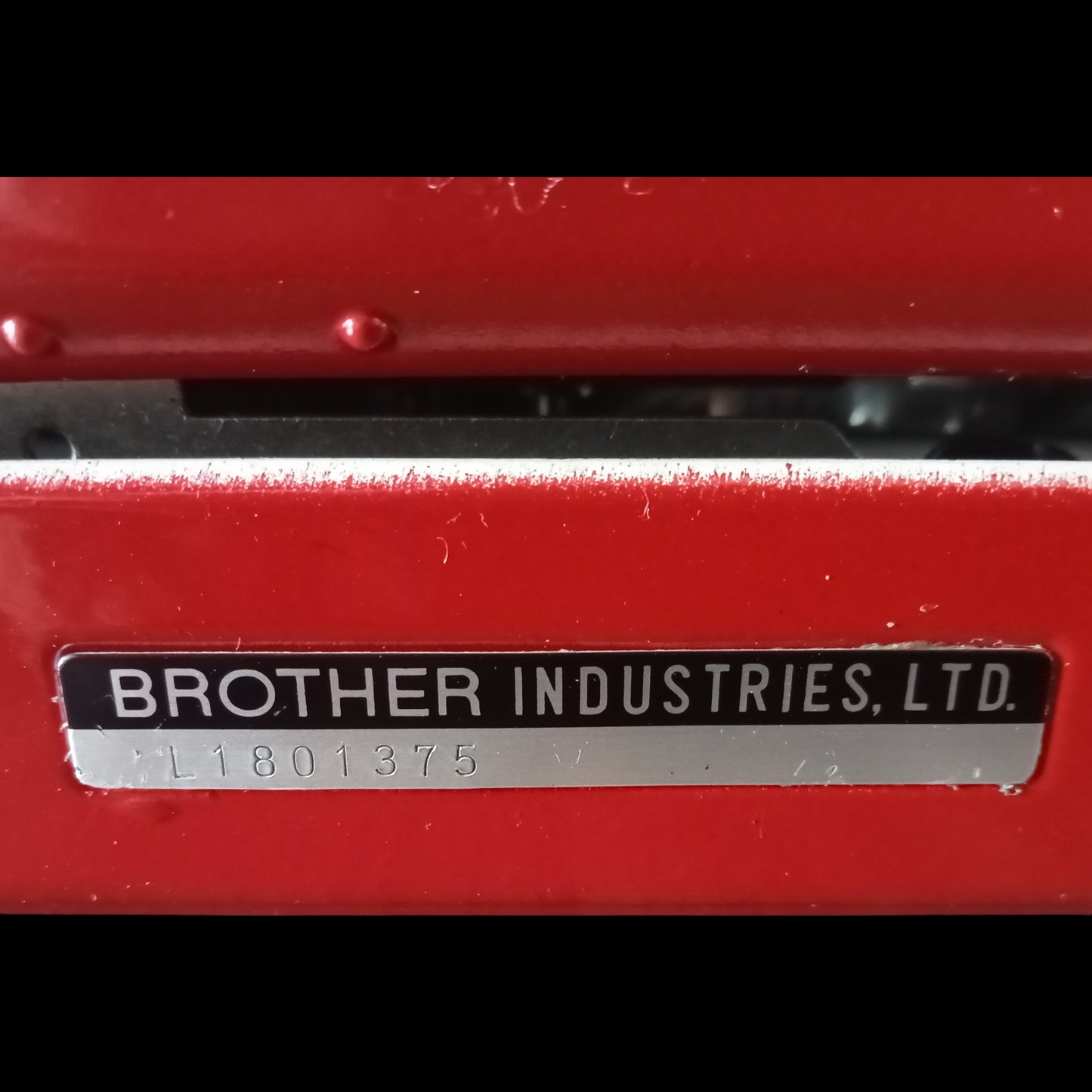 Image of Brother Deluxe 220 Typewriter. Available from universaltypewritercompany.in