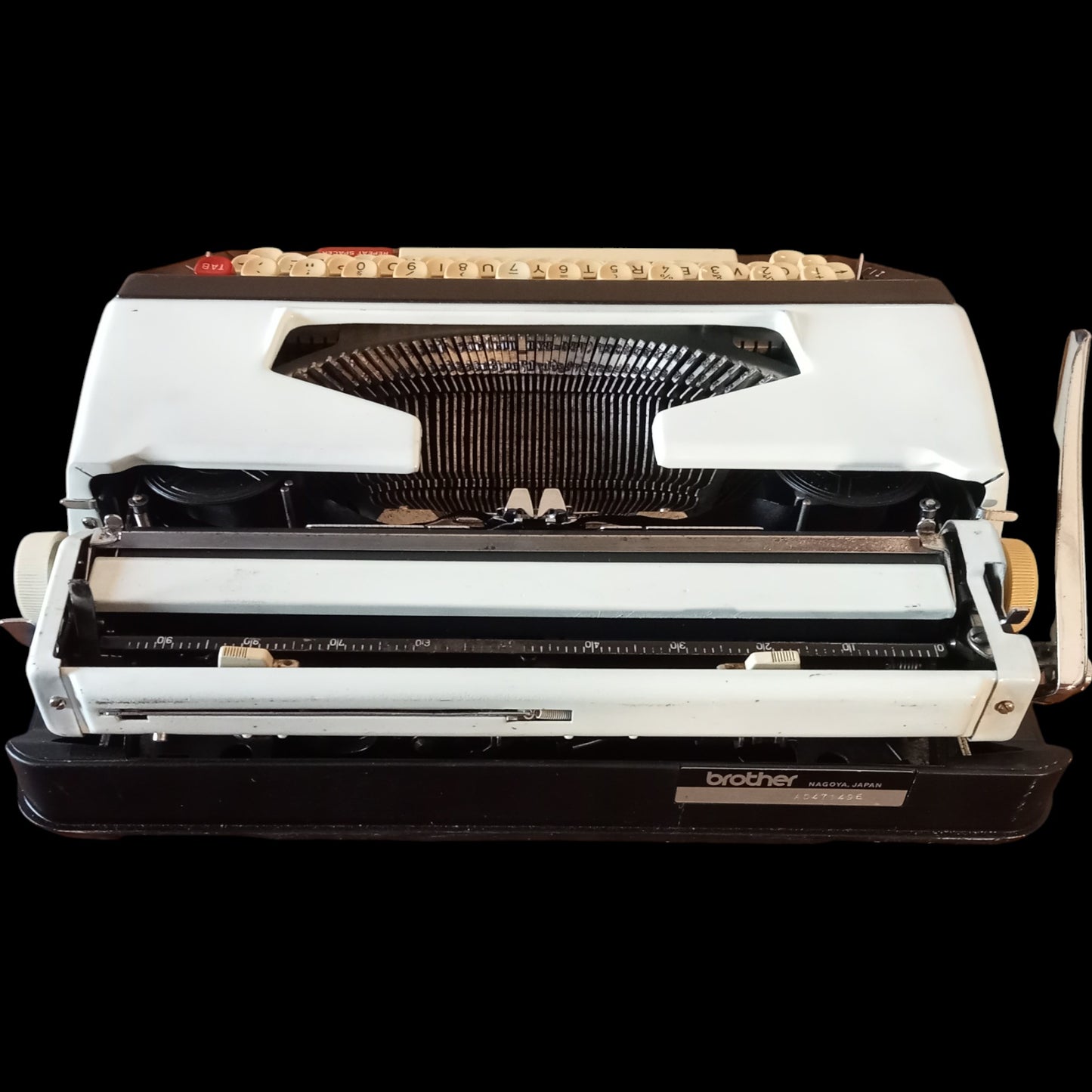 Image of Brother Deluxe 1350 Typewriter. Available from universaltypewritercompany.in