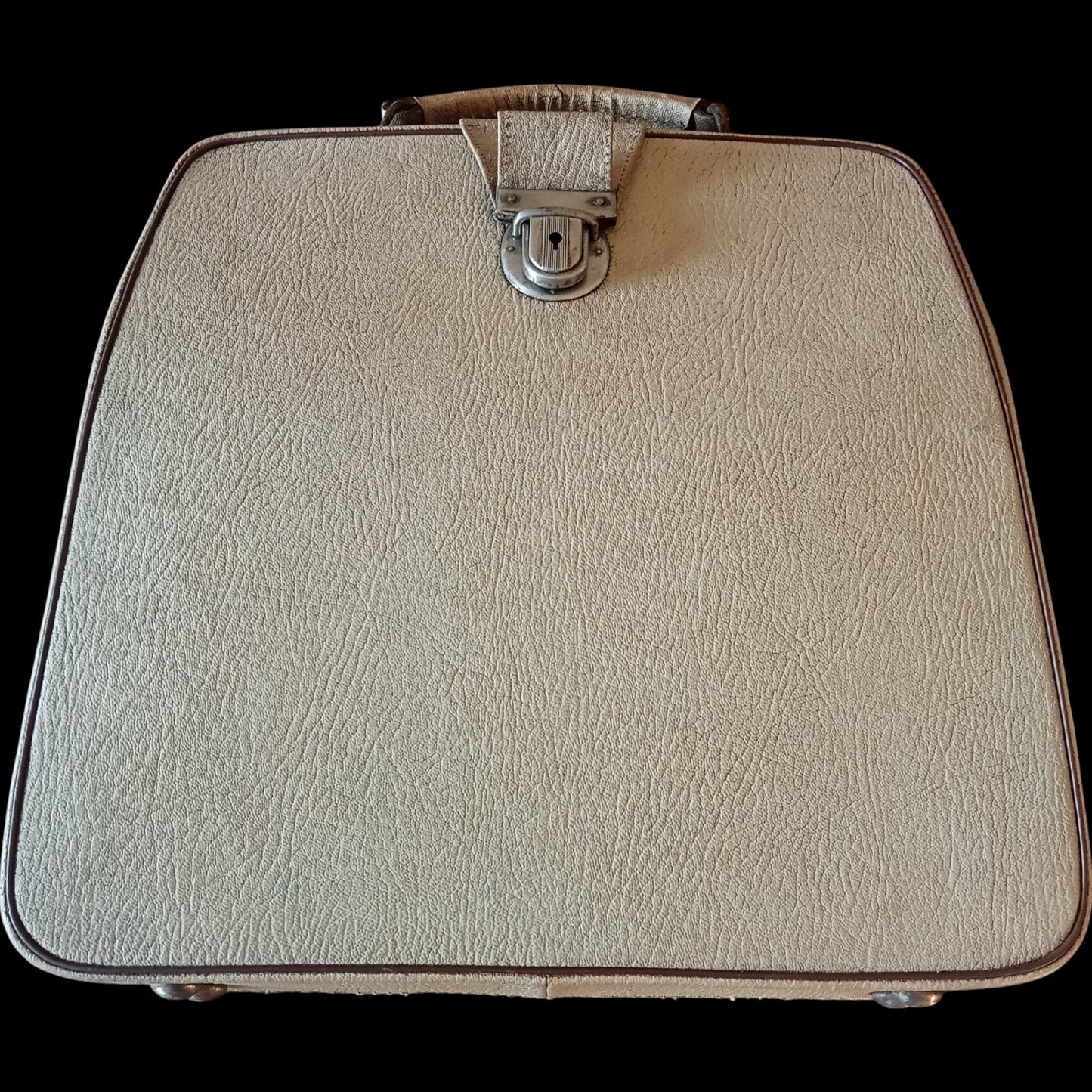 Image of Diplomat Super Typewriter. Available from universaltypewritercompany.in