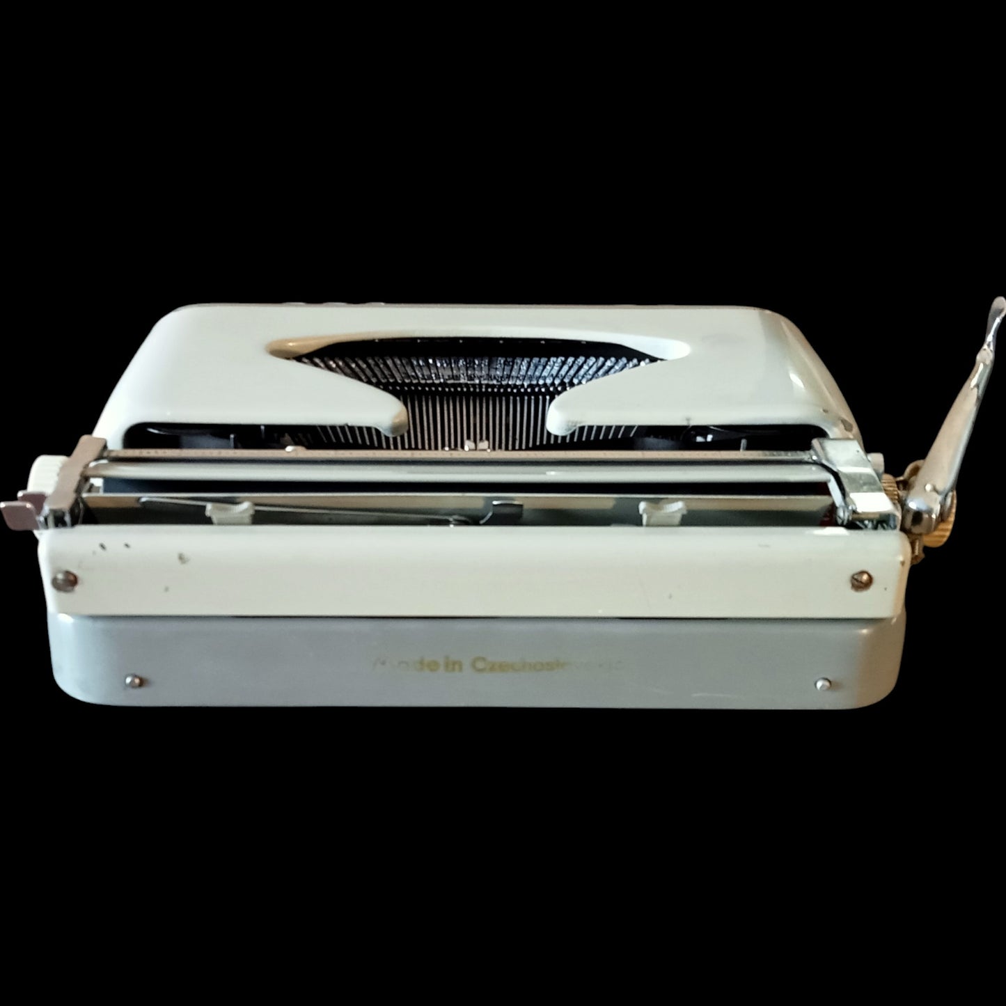 Image of Diplomat Super Typewriter. Available from universaltypewritercompany.in