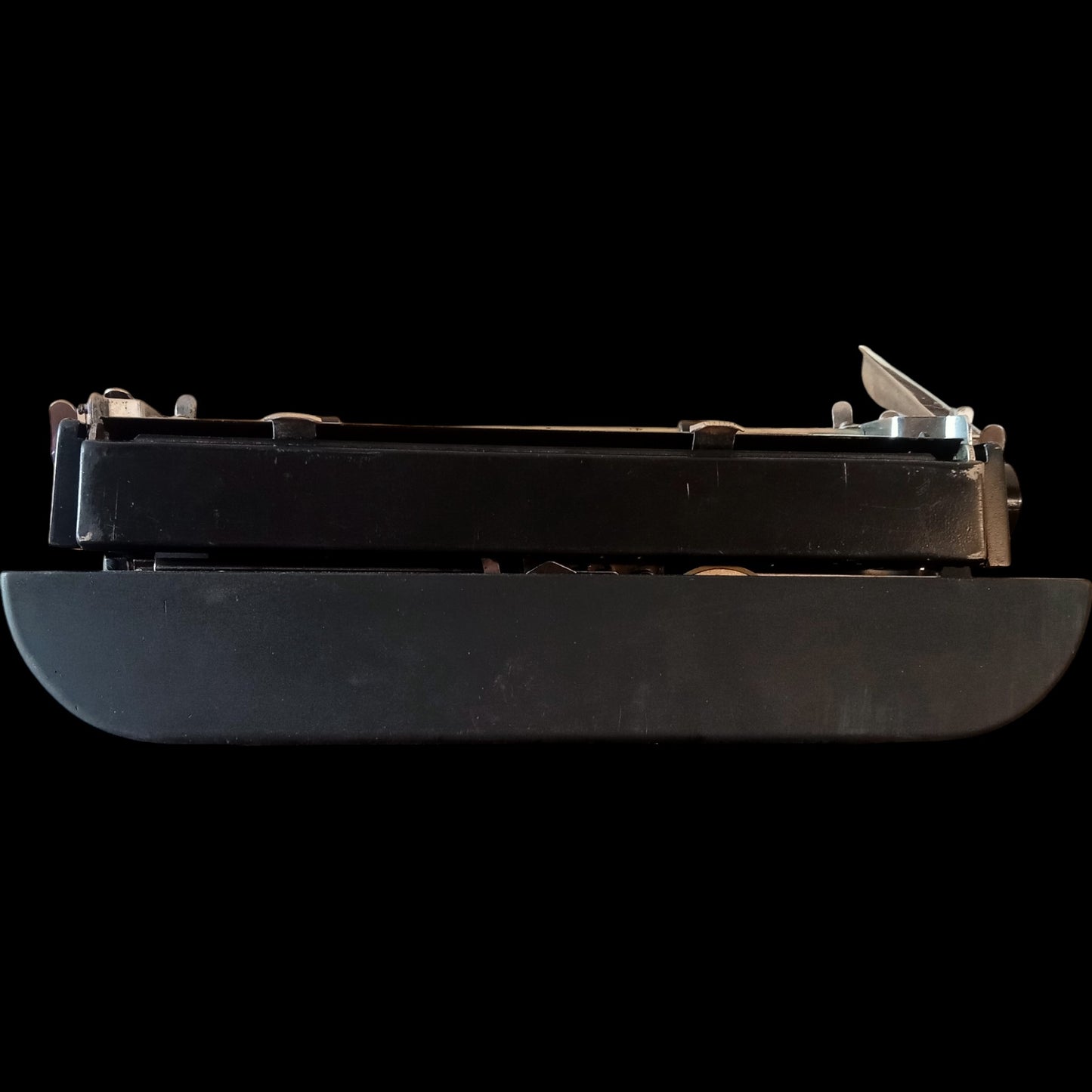 Image of Remington 20 Typewriter. Available from universaltypewritercompany.in