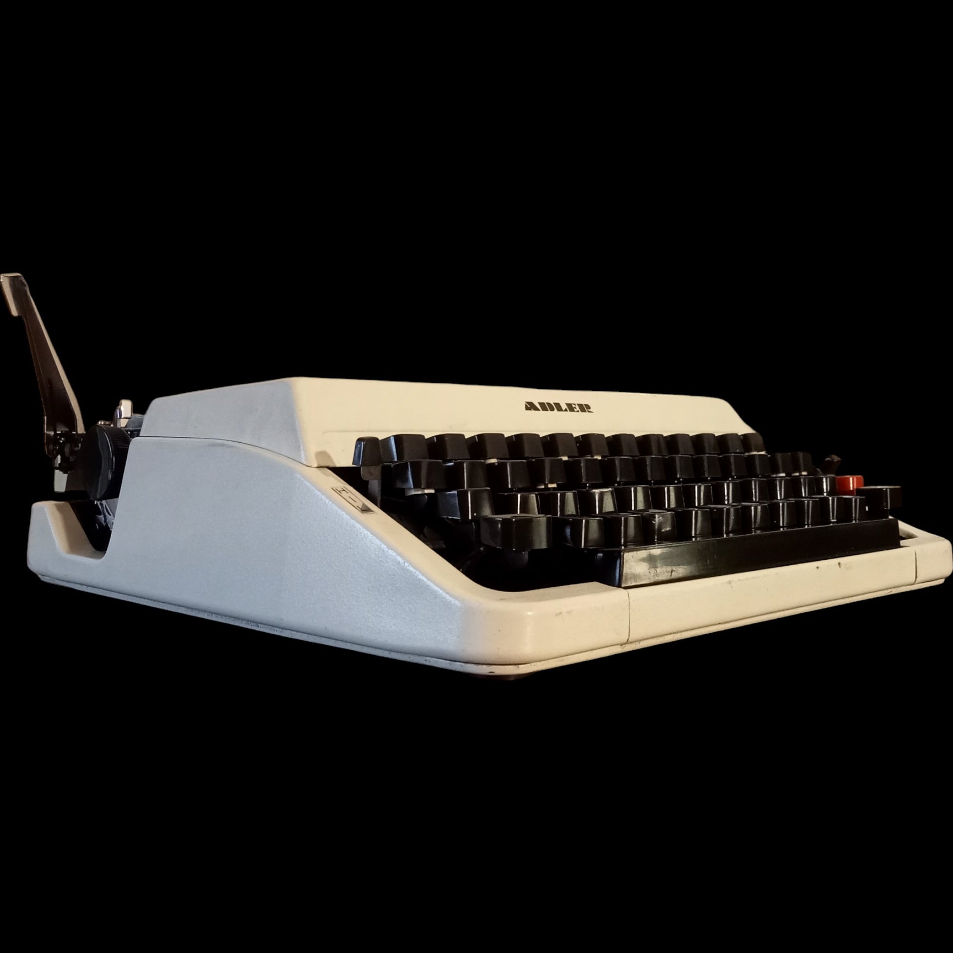 Image of Adler Typewriter. Available from universaltypewritercompany.in