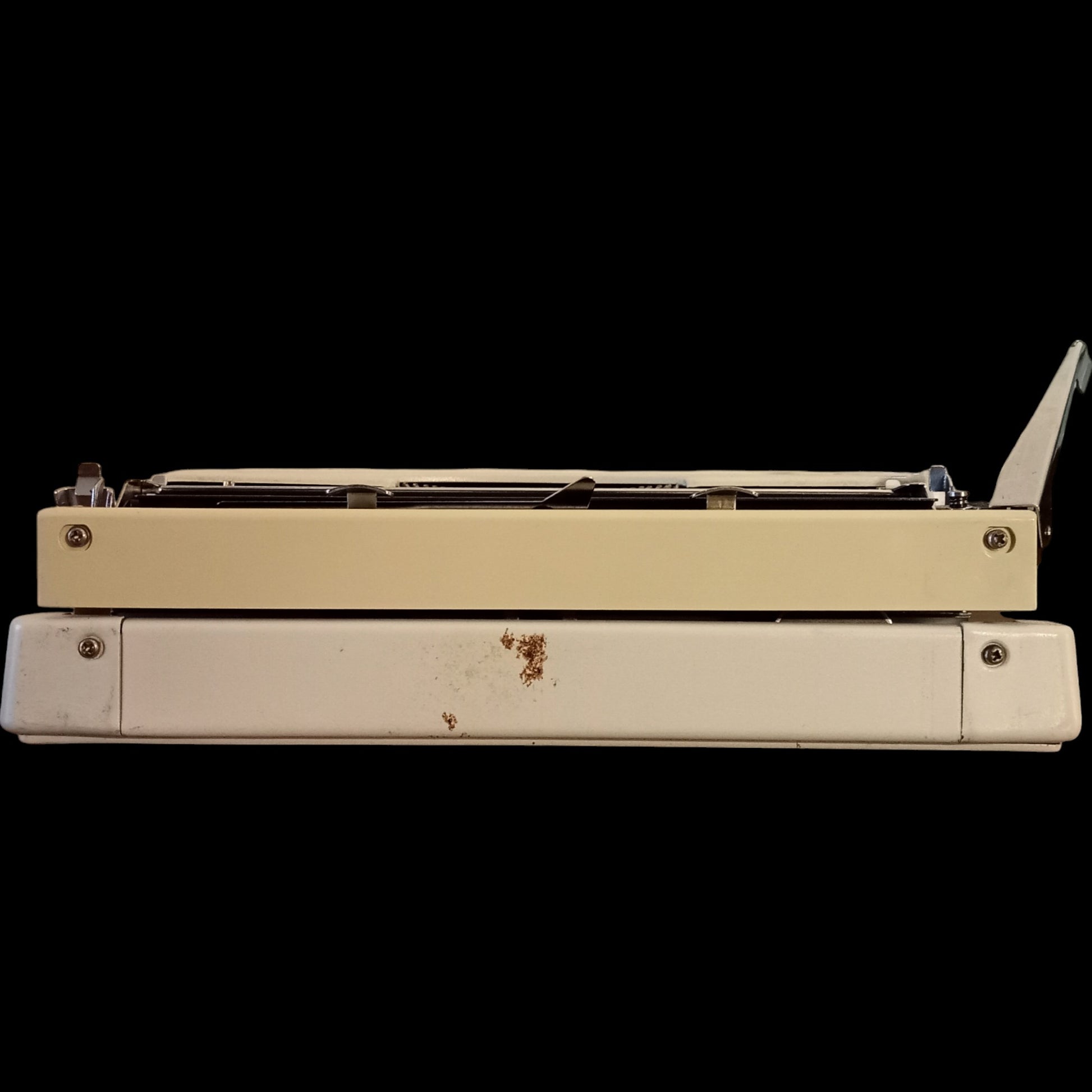 Image of Adler Typewriter. Available from universaltypewritercompany.in