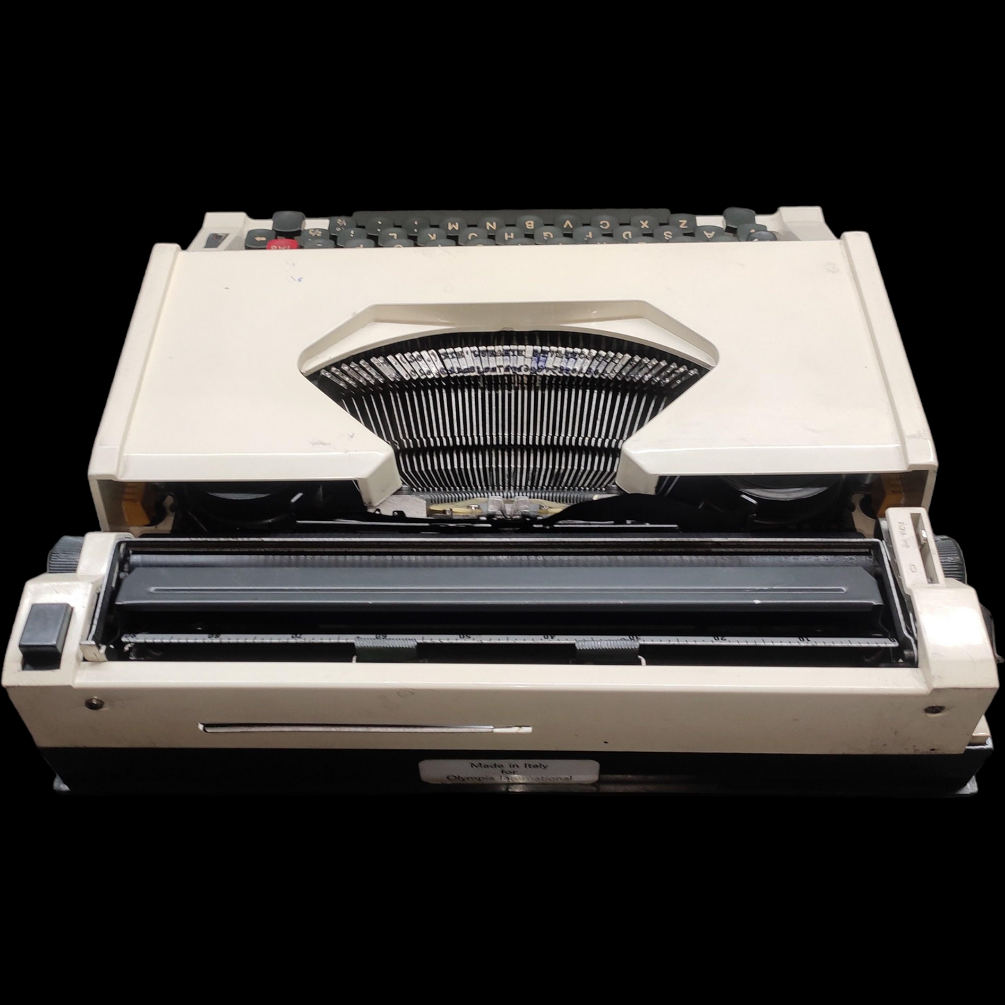 Image of Olympia Olympiette Special Typewriter. Available from universaltypewritercompany.in