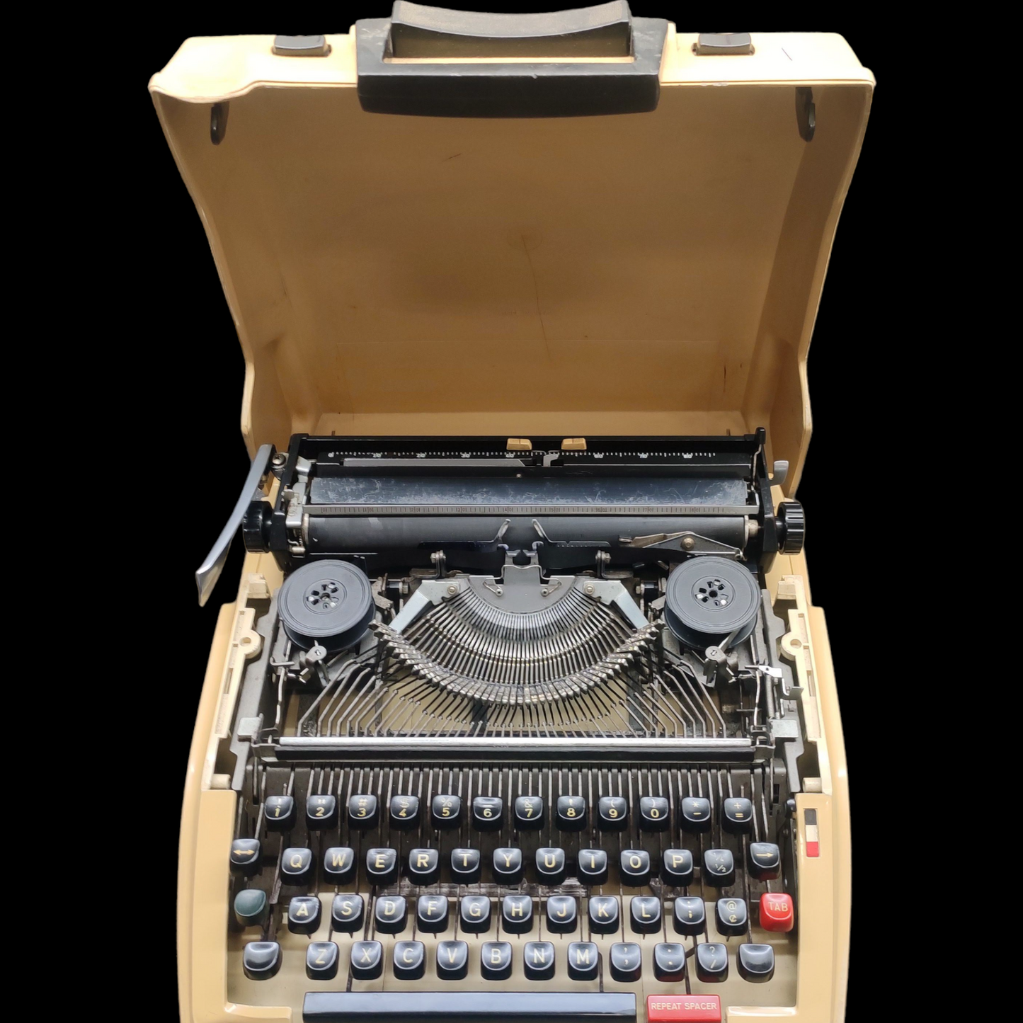 Image of Brother 750TR Typewriter. Available from universaltypewritercompany.in