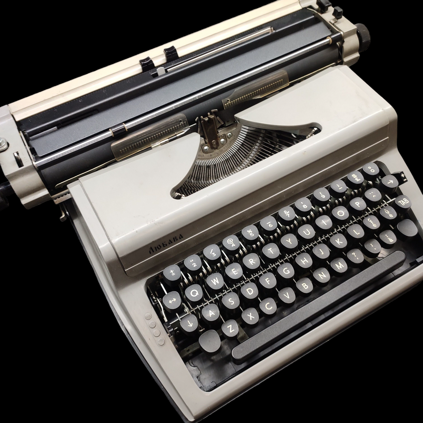 Image of Russian Brand Portable Typewriter. Available from universaltypewritercompany.in