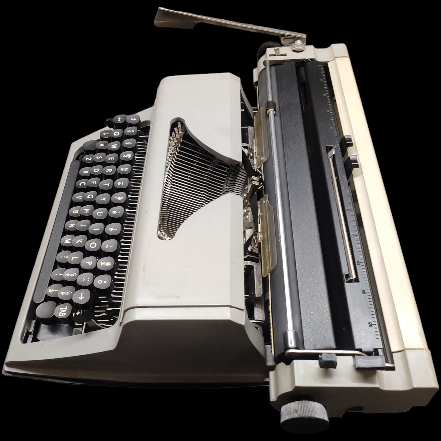Image of Russian Brand Portable Typewriter. Available from universaltypewritercompany.in
