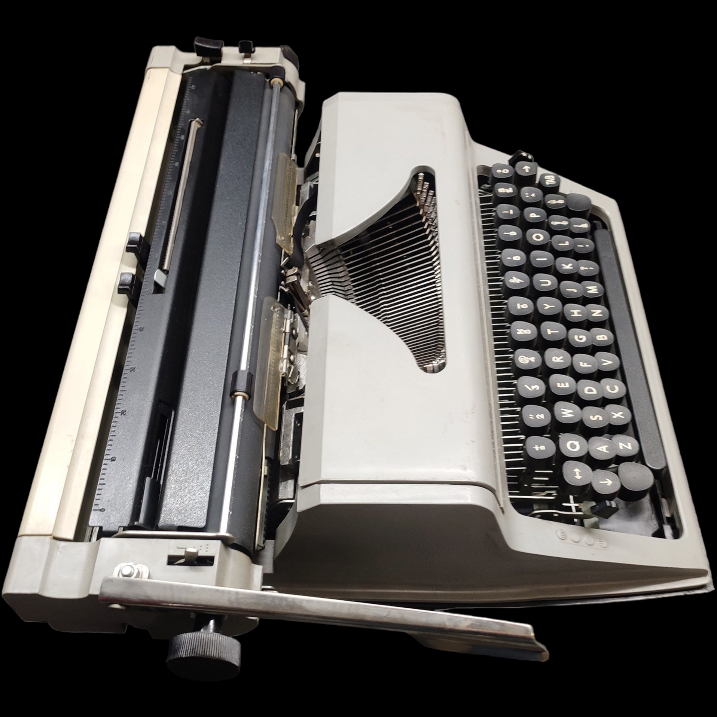 Image of Russian Brand Portable Typewriter. Available from universaltypewritercompany.in