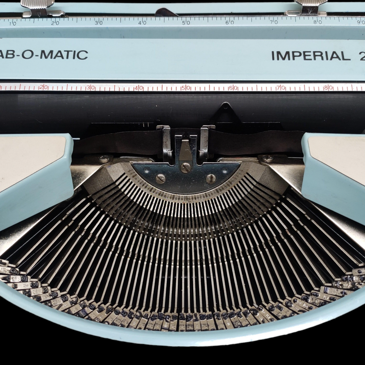 Image of Imperial 230 Typewriter from universaltypewritercompany.in