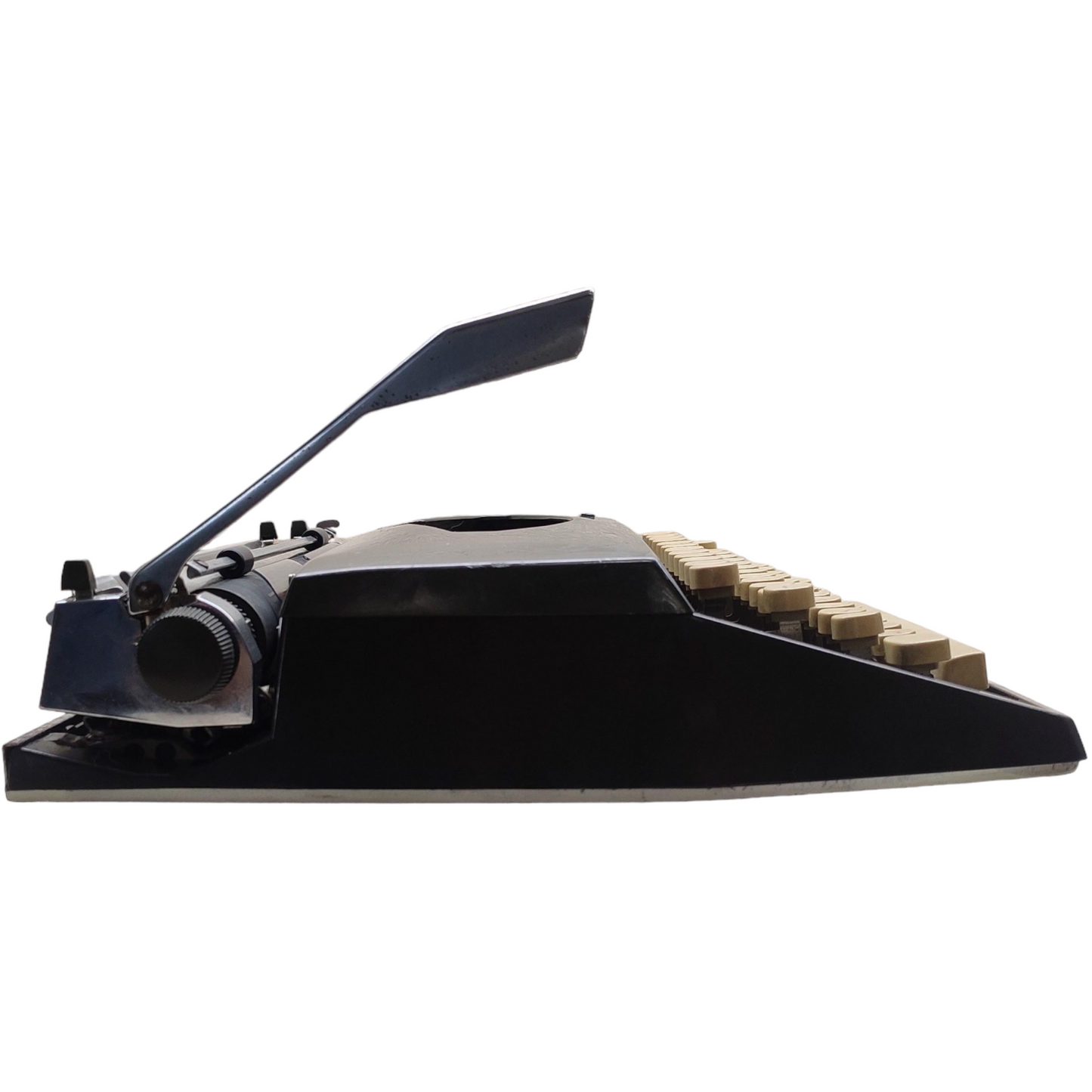 Image of Adler Tippa S Typewriter. Available from universaltypewritercompany.in
