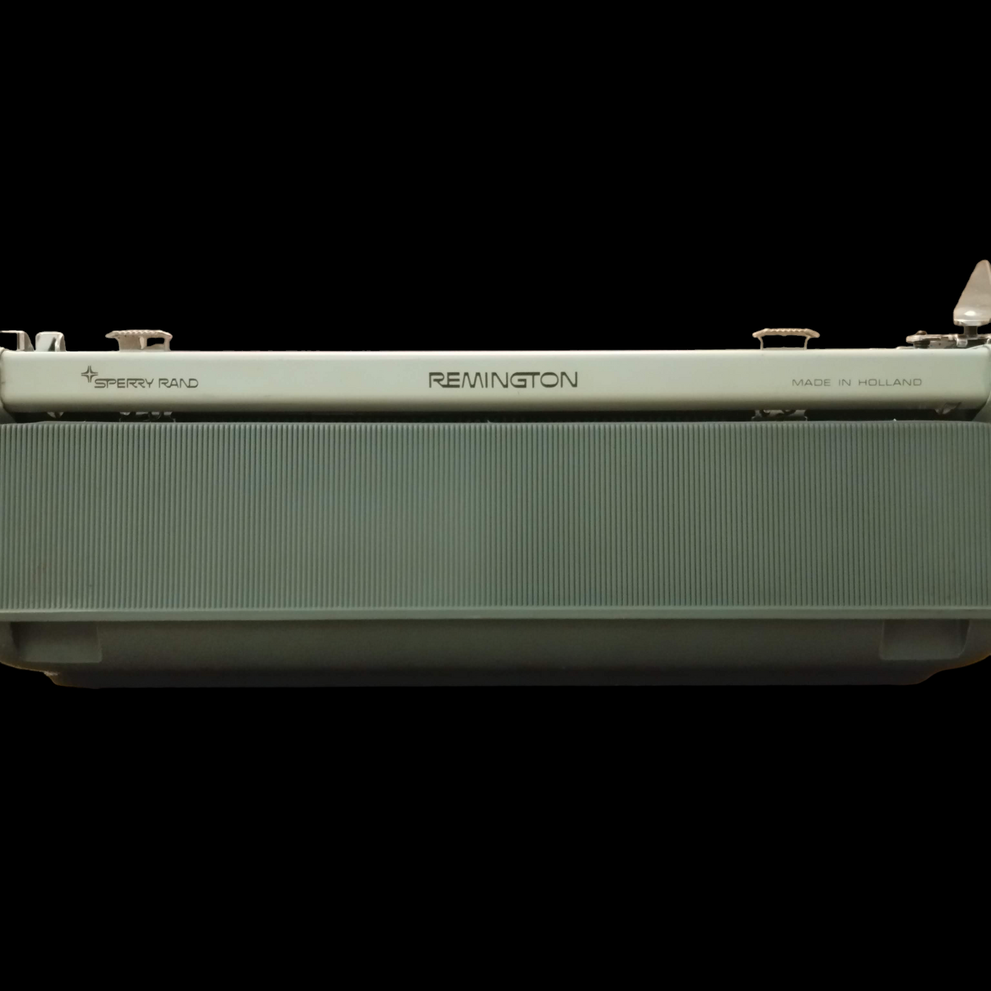 Image of Remington Easy-Riter Sperry Rand Typewriter. Available from universaltypewritercompany.in