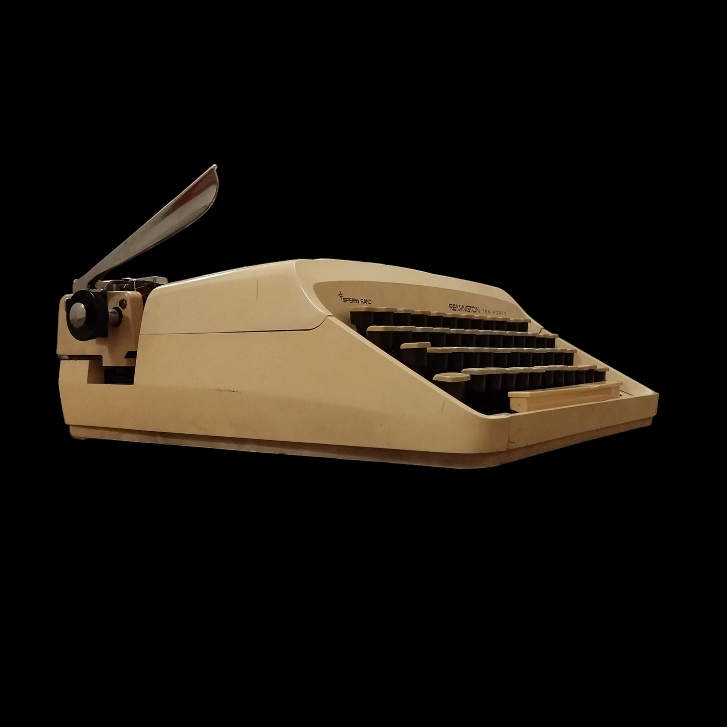 Image of Remington Ten Forty Sperry Rand Typewriter. Available at universaltypewritercompany.in
