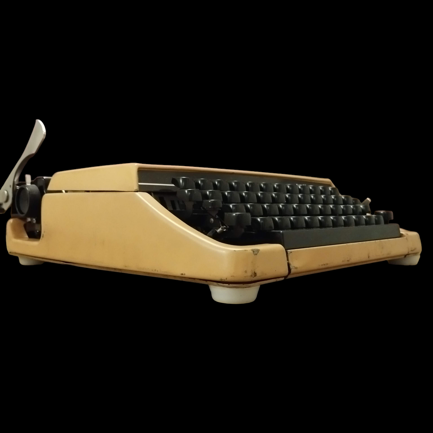 Image of Brother 200 Model Typewriter. Available from universaltypewritercompany.in