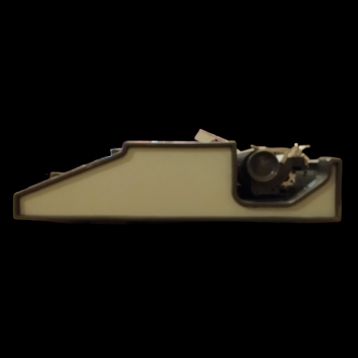 Image of Olivetti Tropical Typewriter. Available from universaltypewritercompany.in