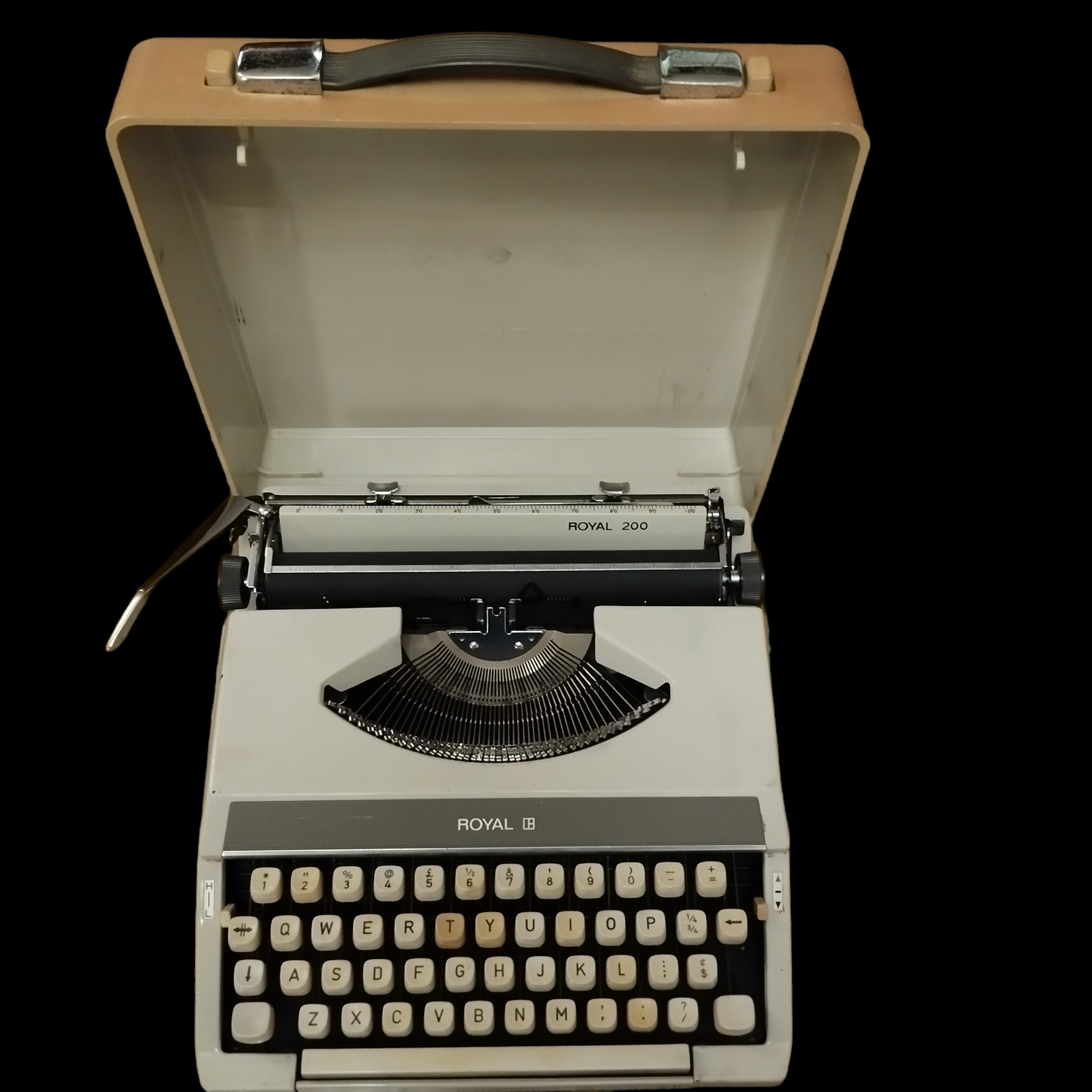 Image of Royal 200 Typewriter from universaltypewritercompany.in